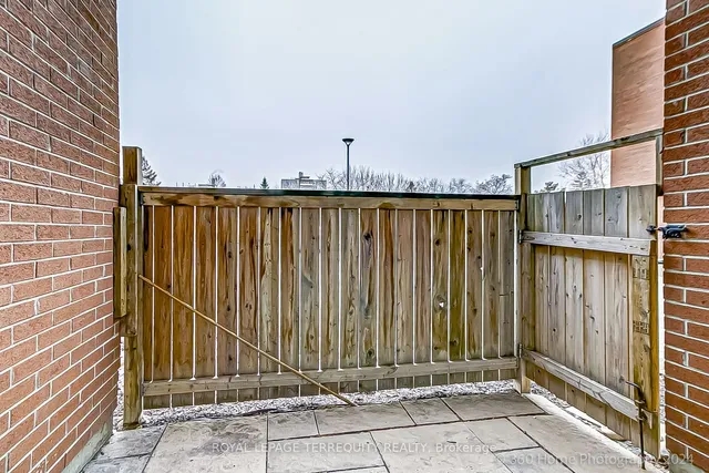 Additional property image - 2772 Keele St Unit 101