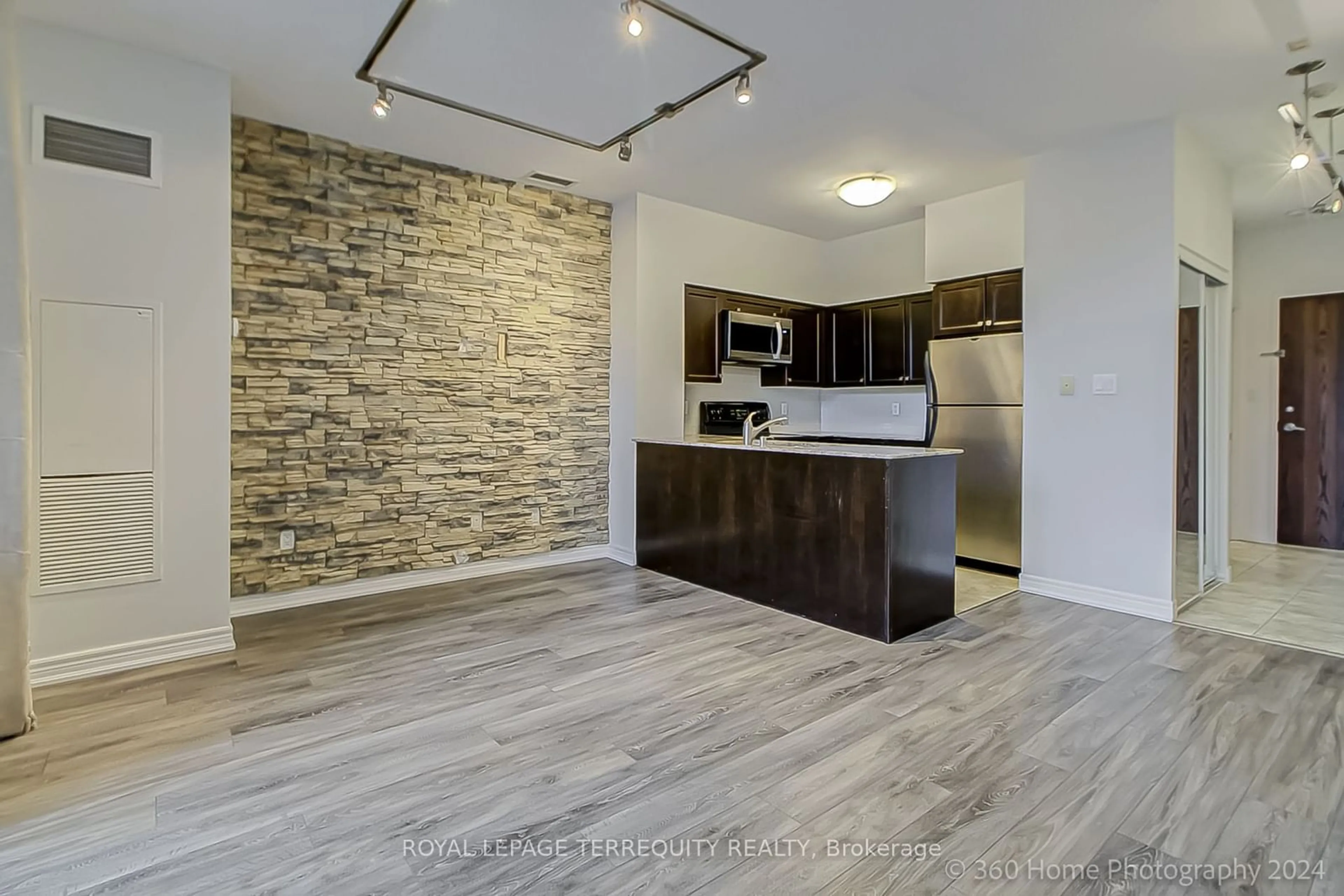 Open concept kitchen, unknown for 2772 Keele St #101, Toronto Ontario M3M 0A3