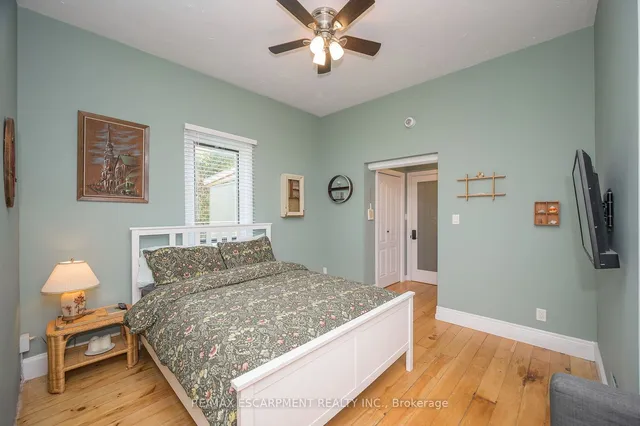 Additional property image - 3318 Dundas St