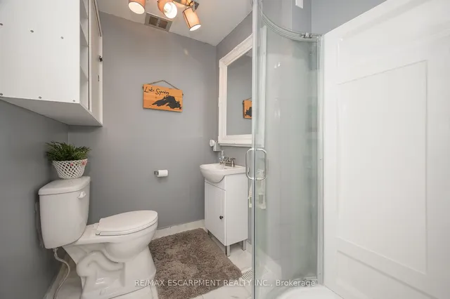 Additional property image - 3318 Dundas St