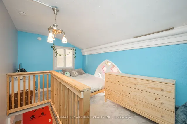 Additional property image - 3318 Dundas St