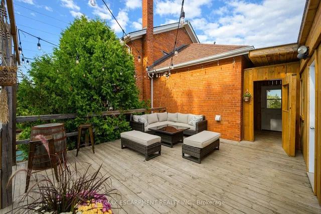 Additional property image - 3318 Dundas St