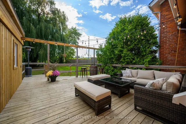 Additional property image - 3318 Dundas St