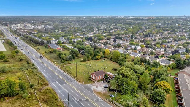 Additional property image - 3318 Dundas St