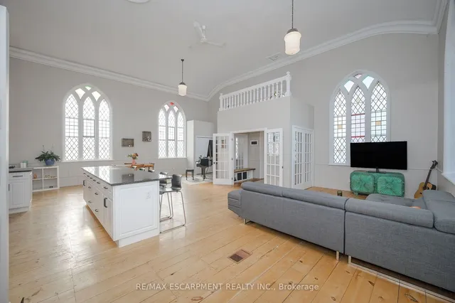 Additional property image - 3318 Dundas St