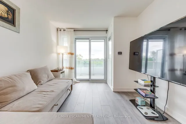 Additional property image - 10 Wilby Cres Unit 309