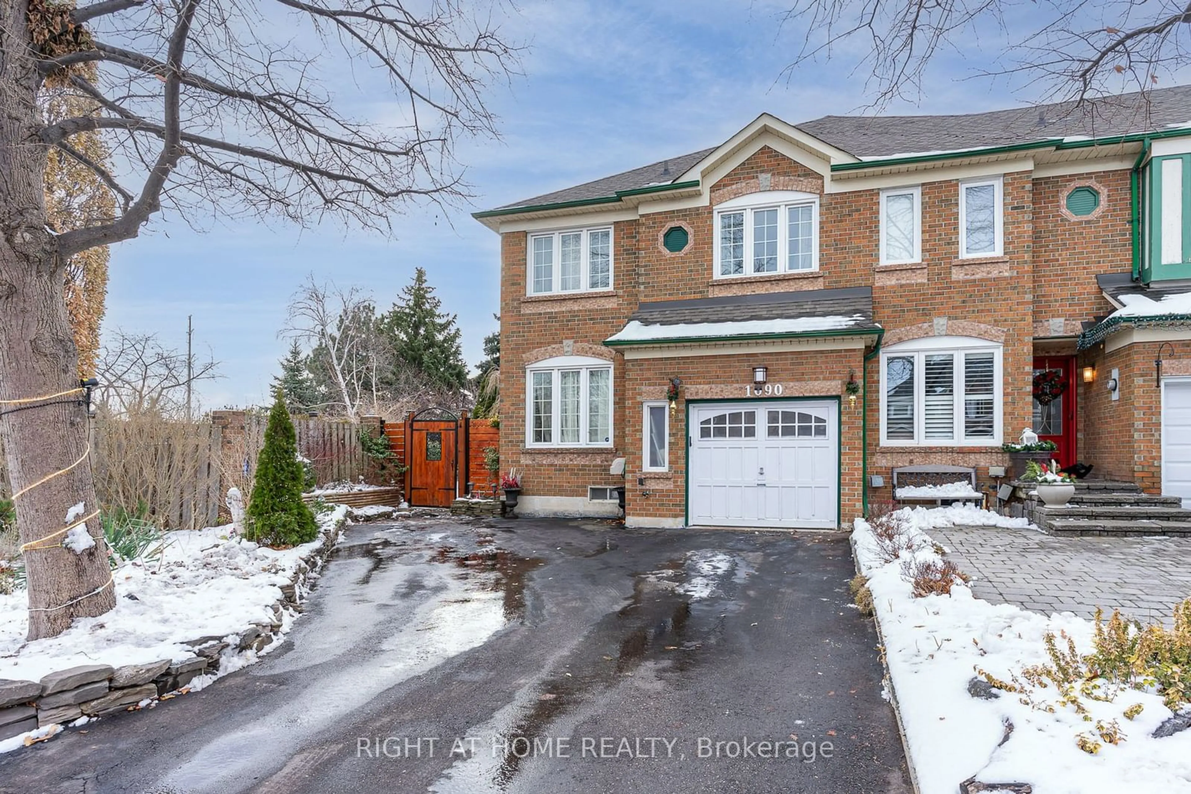 Home with brick exterior material, street for 1090 Gable Dr, Oakville Ontario L6J 7R3