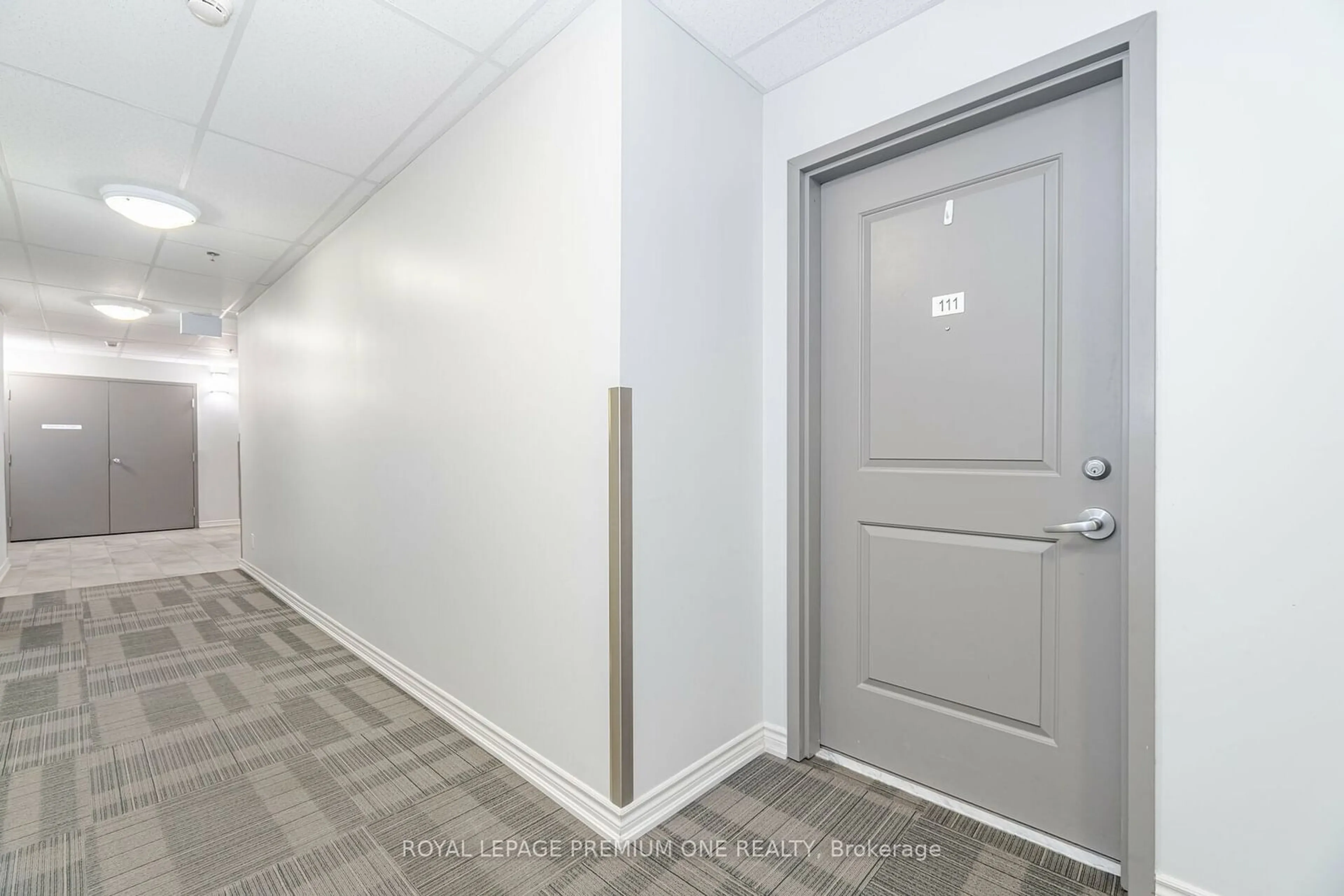 Indoor entryway for 1360 Costigan Rd #111, Milton Ontario L9T 0Y8