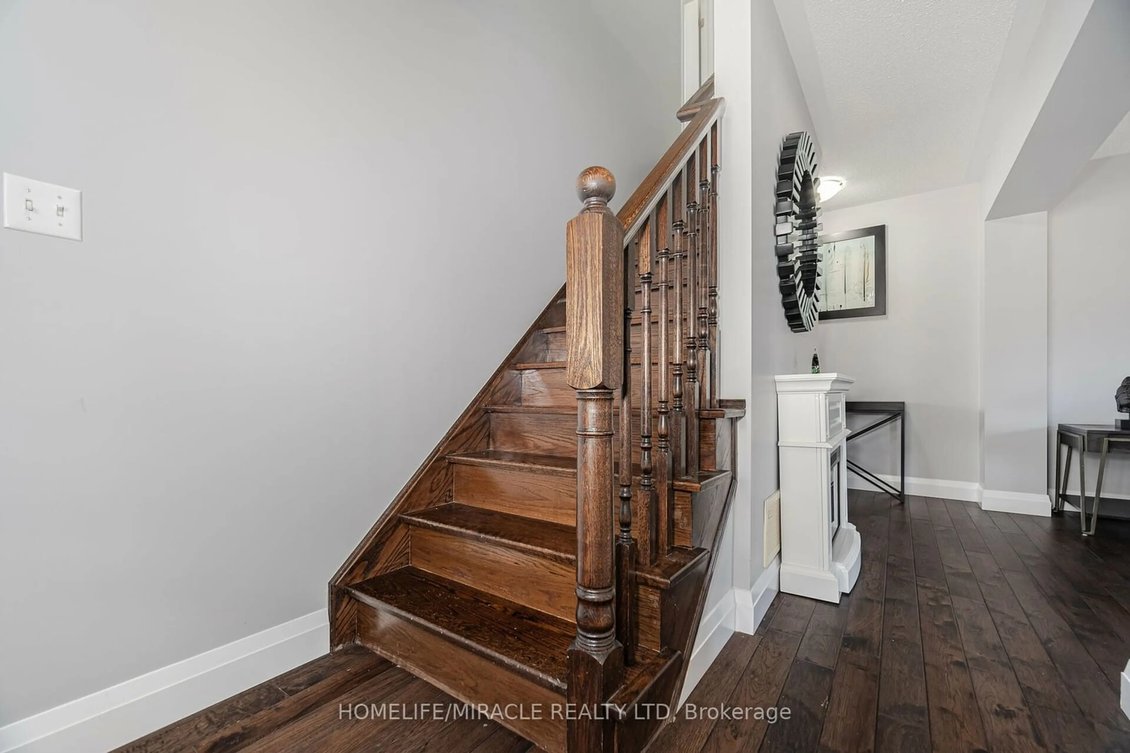 Stairs for 41 Ashen Tree Lane, Brampton Ontario L7A 0T1