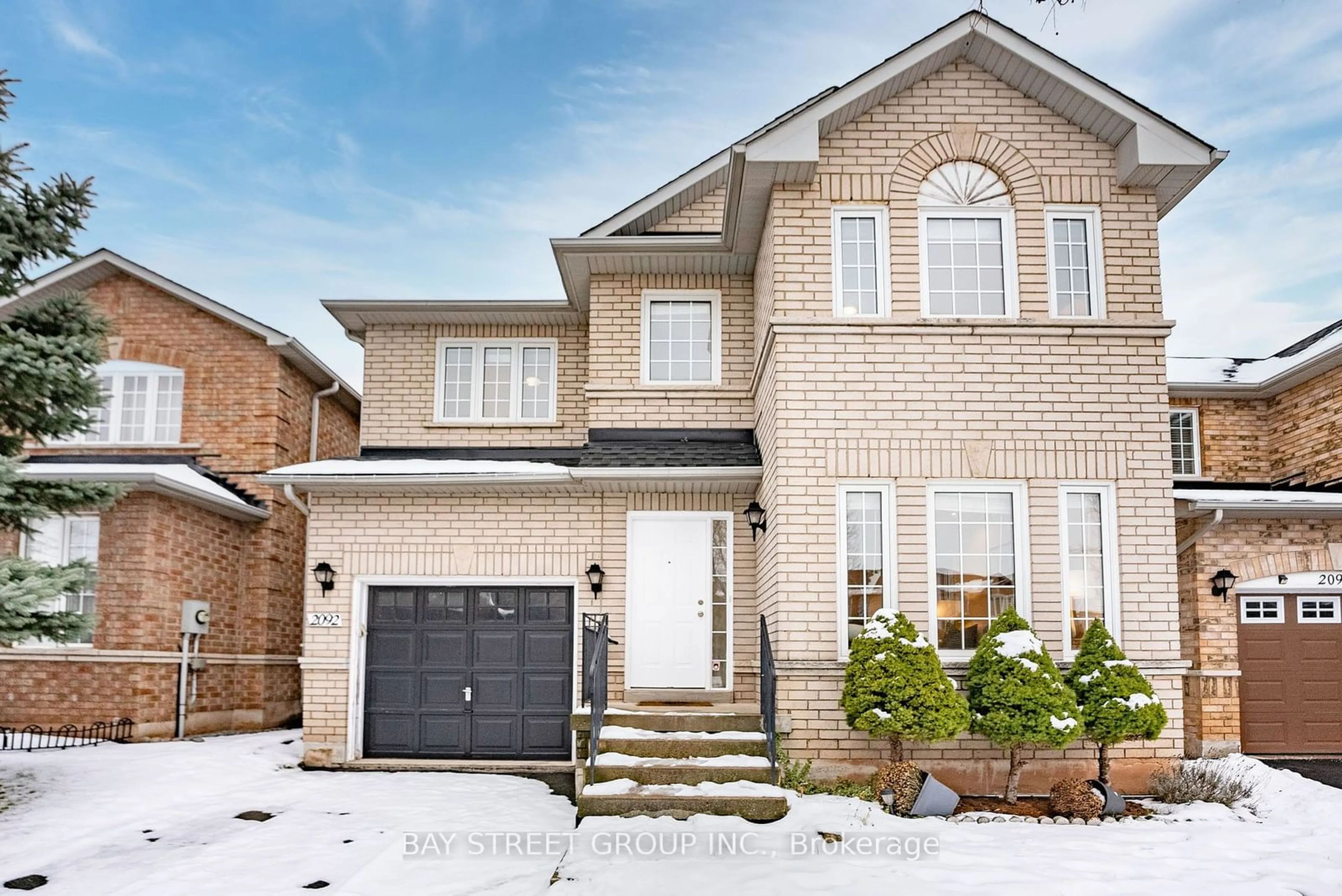 Home with brick exterior material, street for 2092 Golden Orchard Tr, Oakville Ontario L6M 3N5