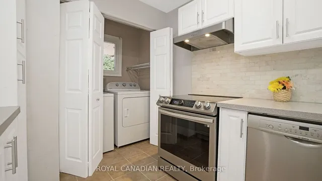 Additional property image - 18 Wabash Crt