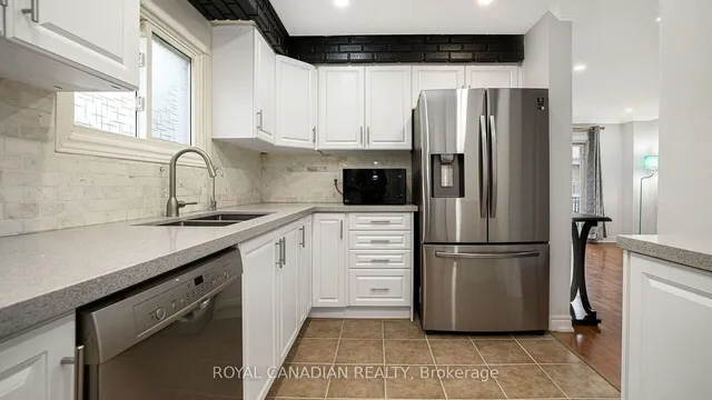 Additional property image - 18 Wabash Crt