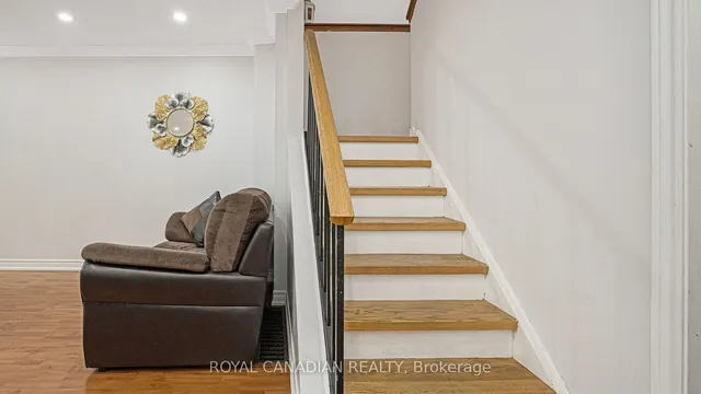 Additional property image - 18 Wabash Crt