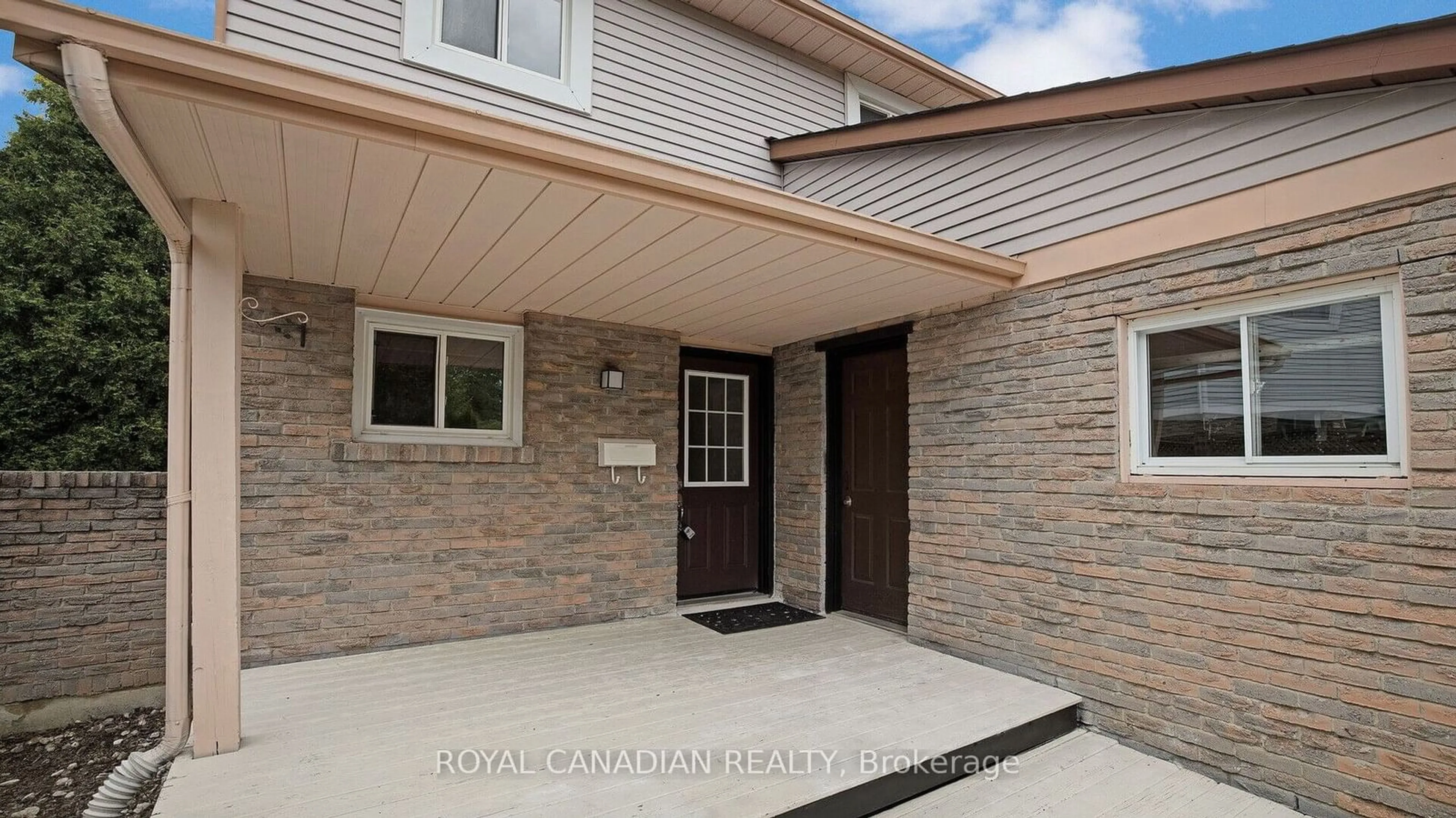 Home with brick exterior material, street for 18 Wabash Crt, Brampton Ontario L6Z 1G8