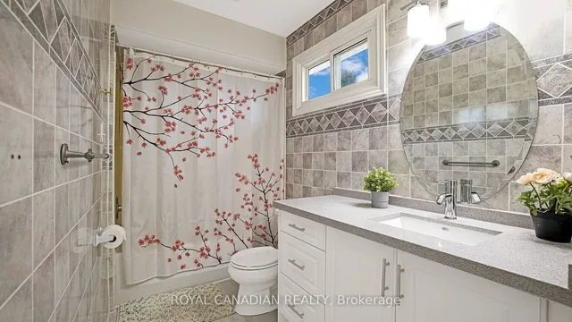 Additional property image - 18 Wabash Crt