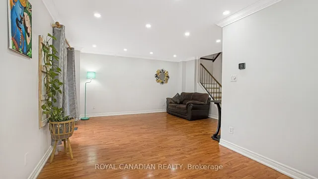 Additional property image - 18 Wabash Crt