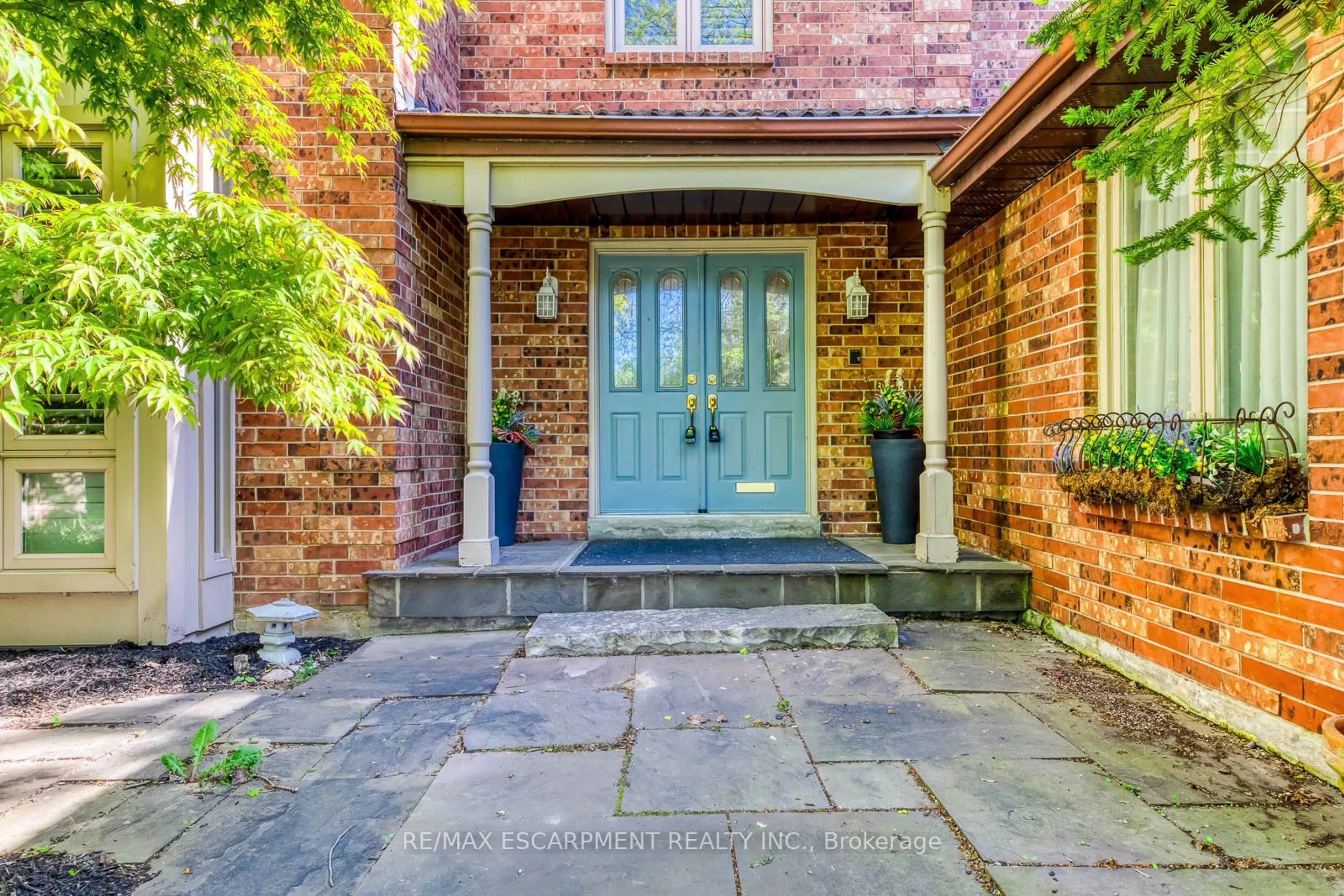 Home with brick exterior material, street for 341 Acacia Crt, Oakville Ontario L6J 6K5