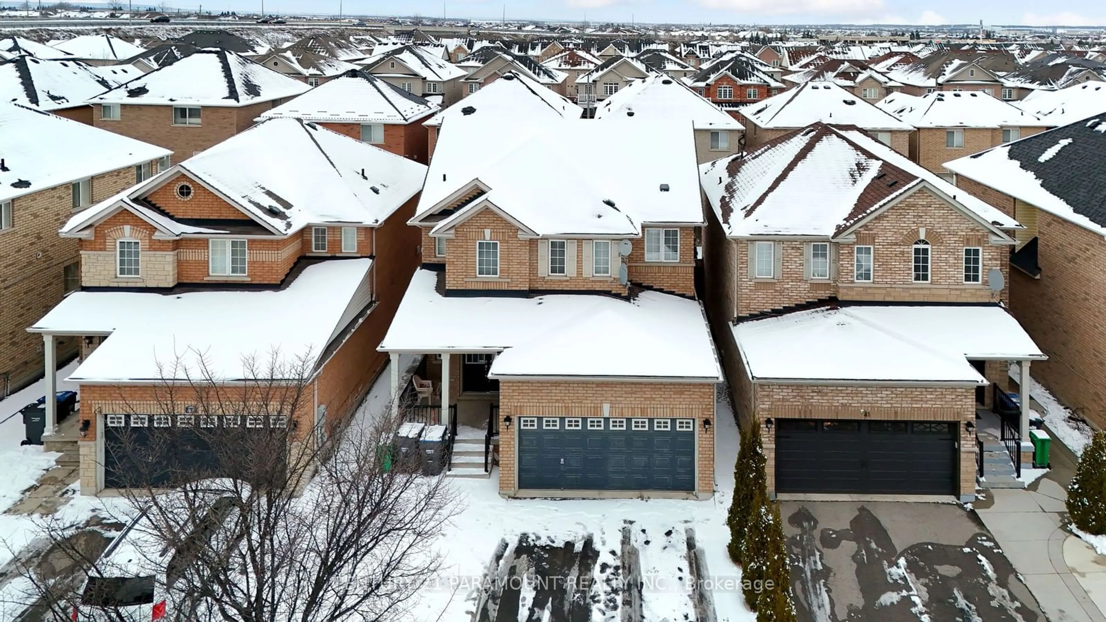 A pic from outside/outdoor area/front of a property/back of a property/a pic from drone, street for 43 Crystal Glen Cres, Brampton Ontario L6X 0K1