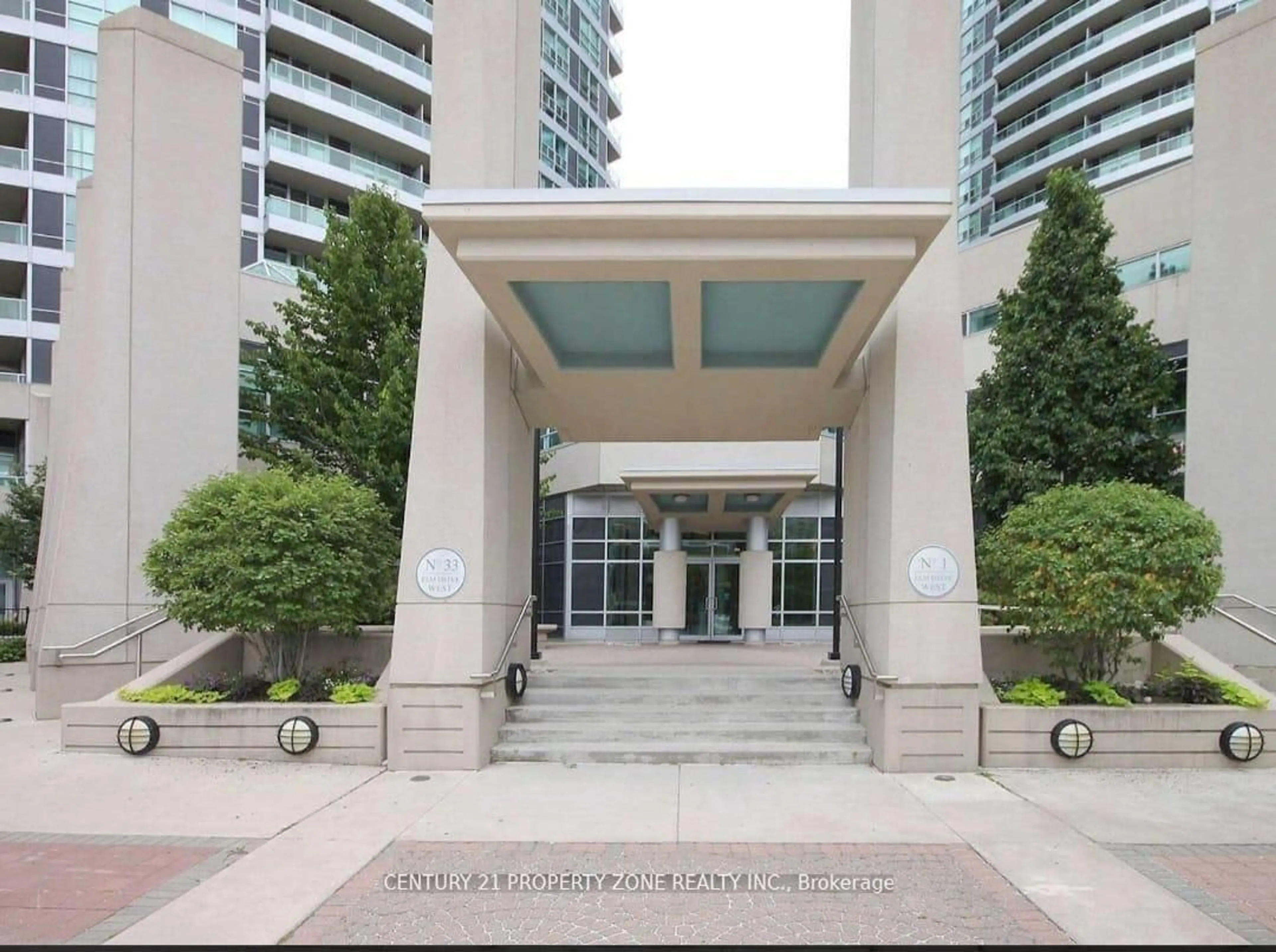 Indoor foyer for 33 Elm Dr #405, Mississauga Ontario L5B 4M2