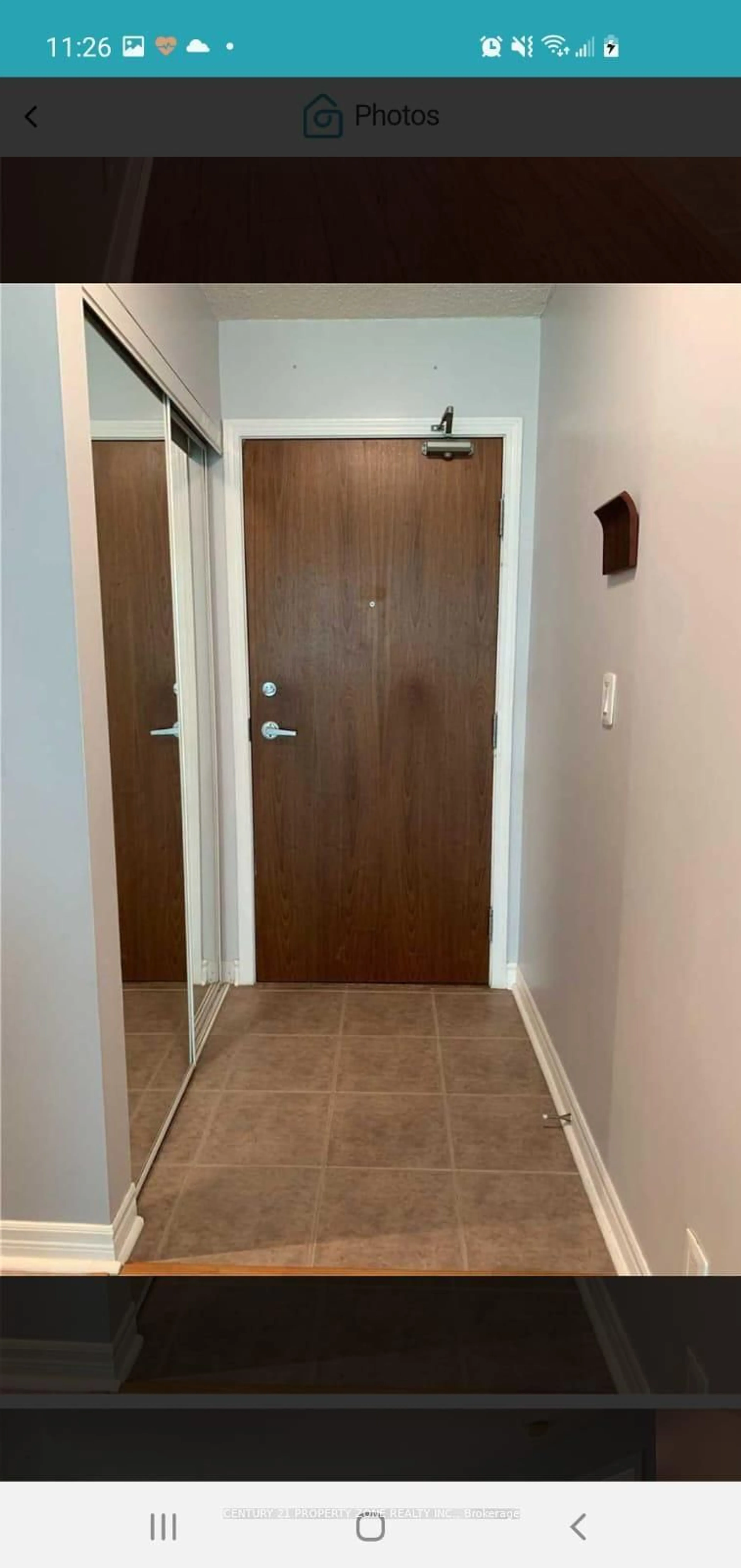 Indoor entryway for 33 Elm Dr #405, Mississauga Ontario L5B 4M2