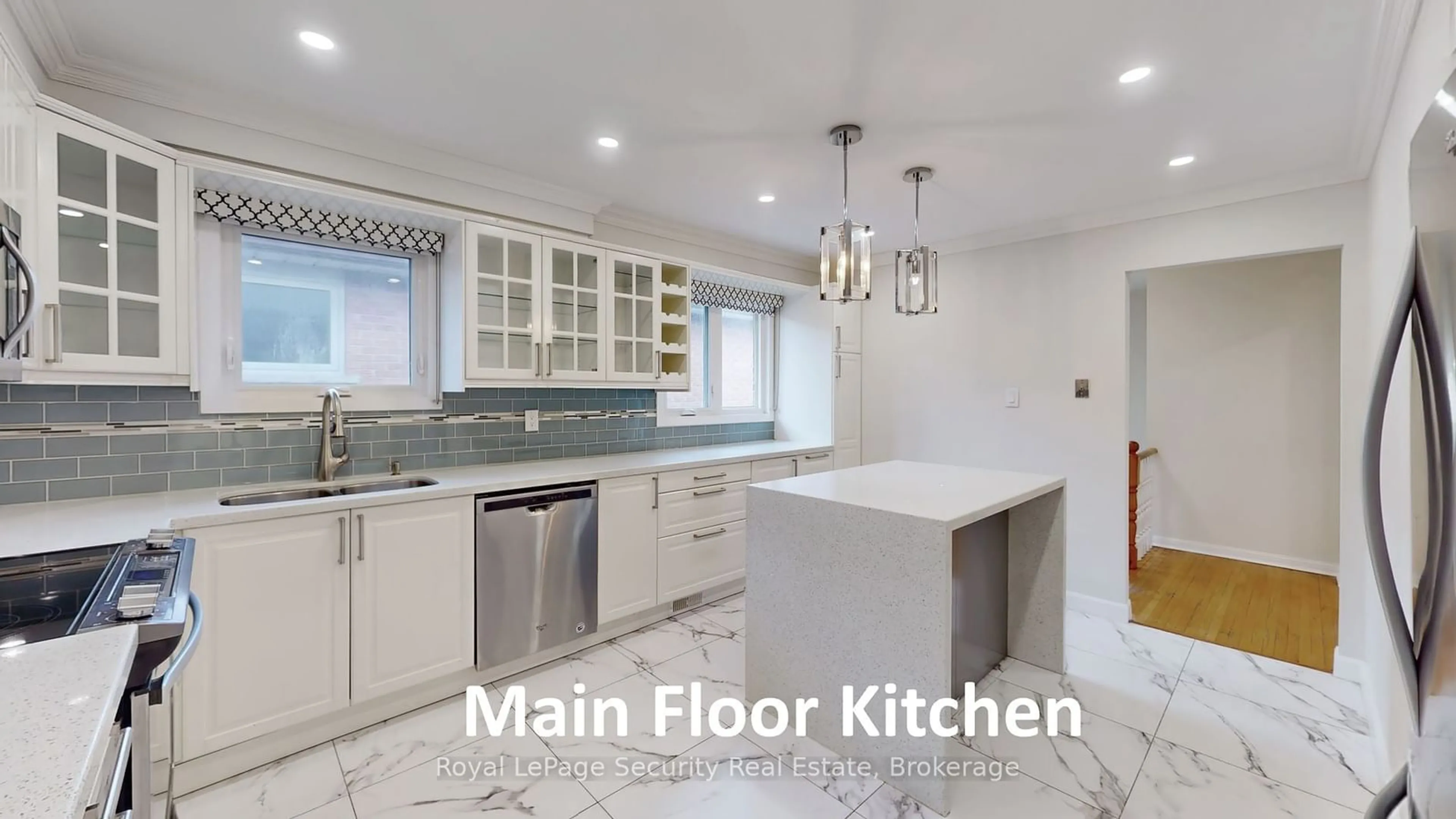 Open concept kitchen, ceramic/tile floor for 19 Radford Dr, Brampton Ontario L6V 2Y8