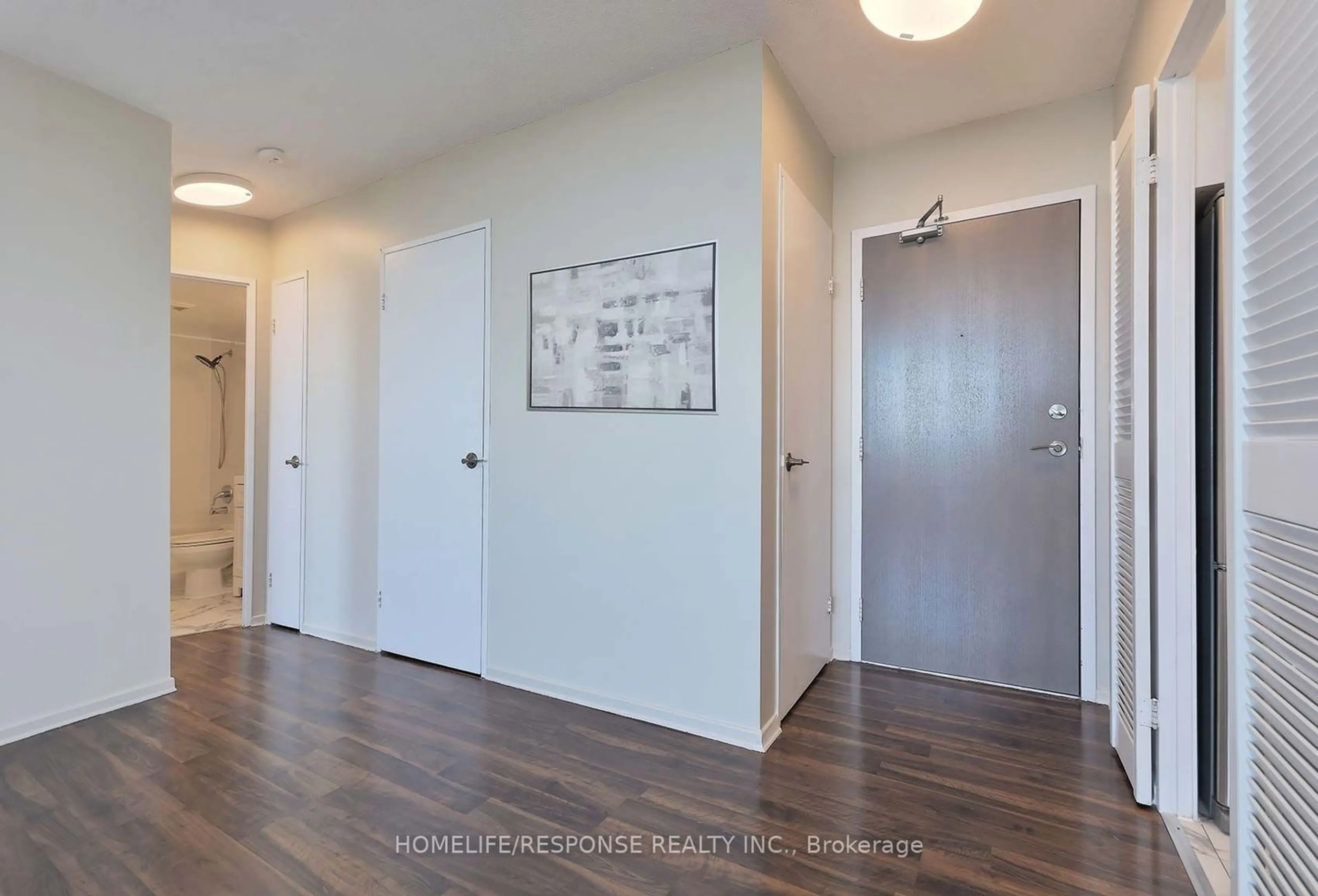 Indoor entryway for 3390 WESTON Rd #2406, Toronto Ontario M9M 2X3