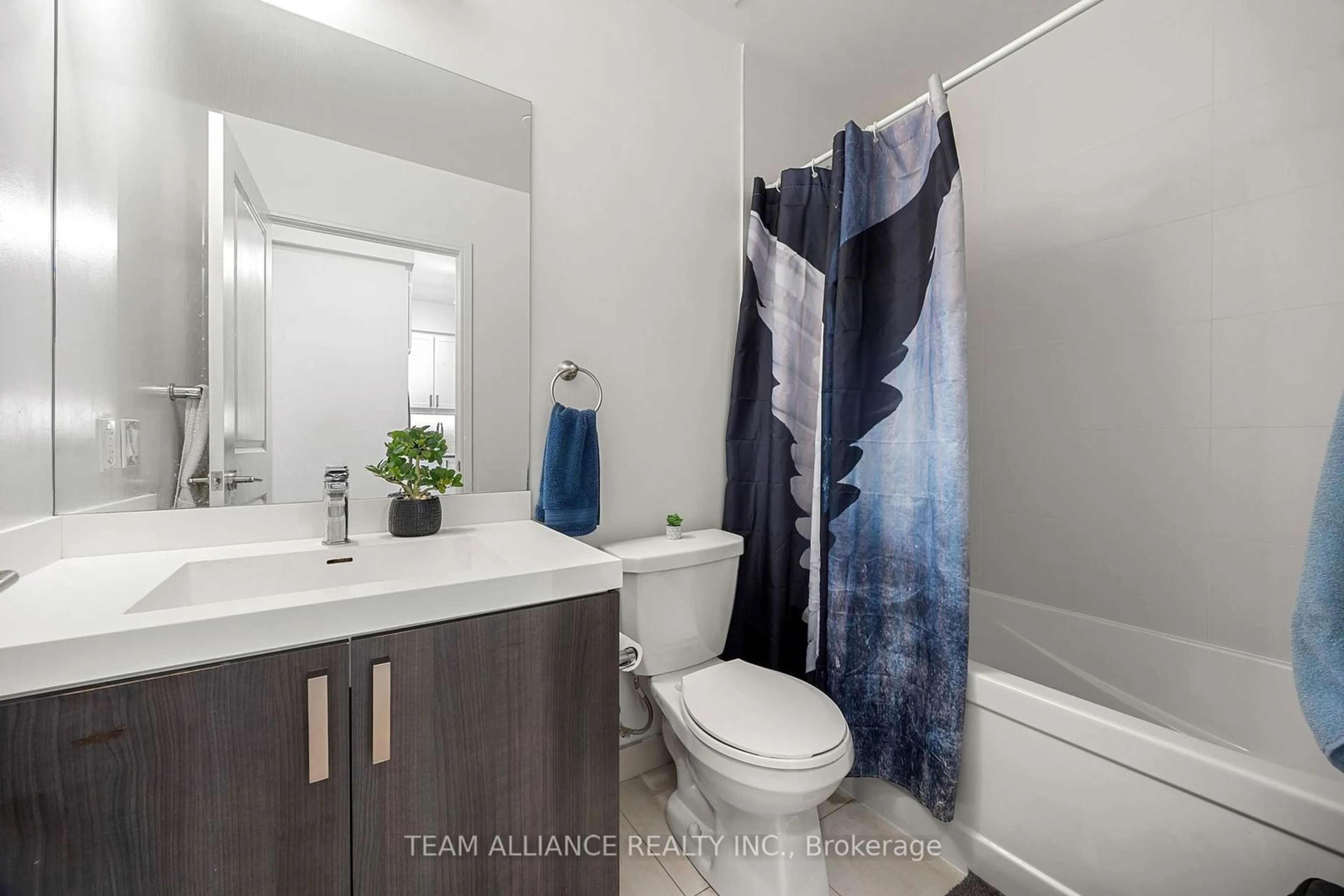 Standard bathroom, unknown for 8 Nahani Way #316, Mississauga Ontario L4Z 0C6