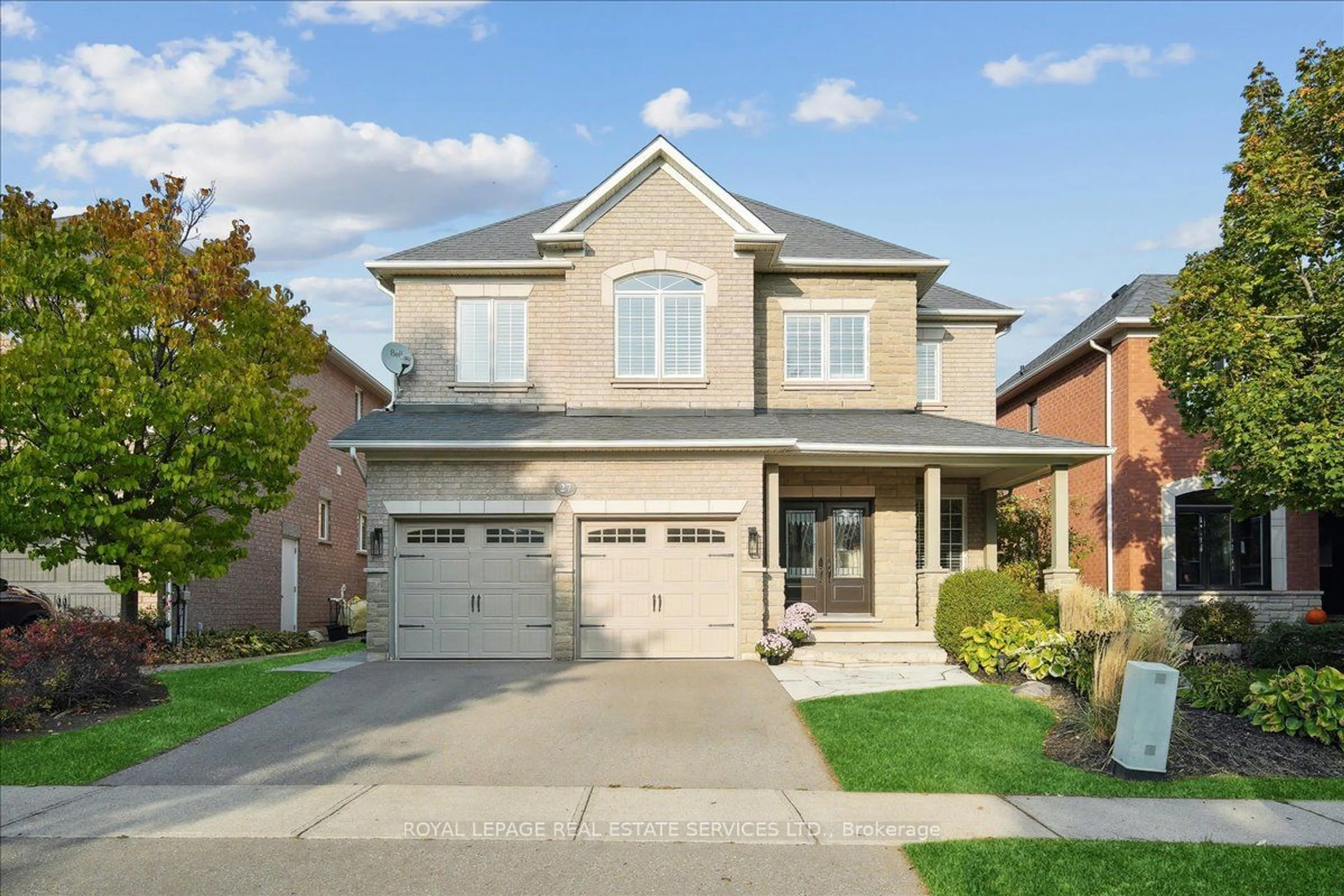 Home with brick exterior material, street for 27 Stonebrook Cres, Halton Hills Ontario L7G 6E5