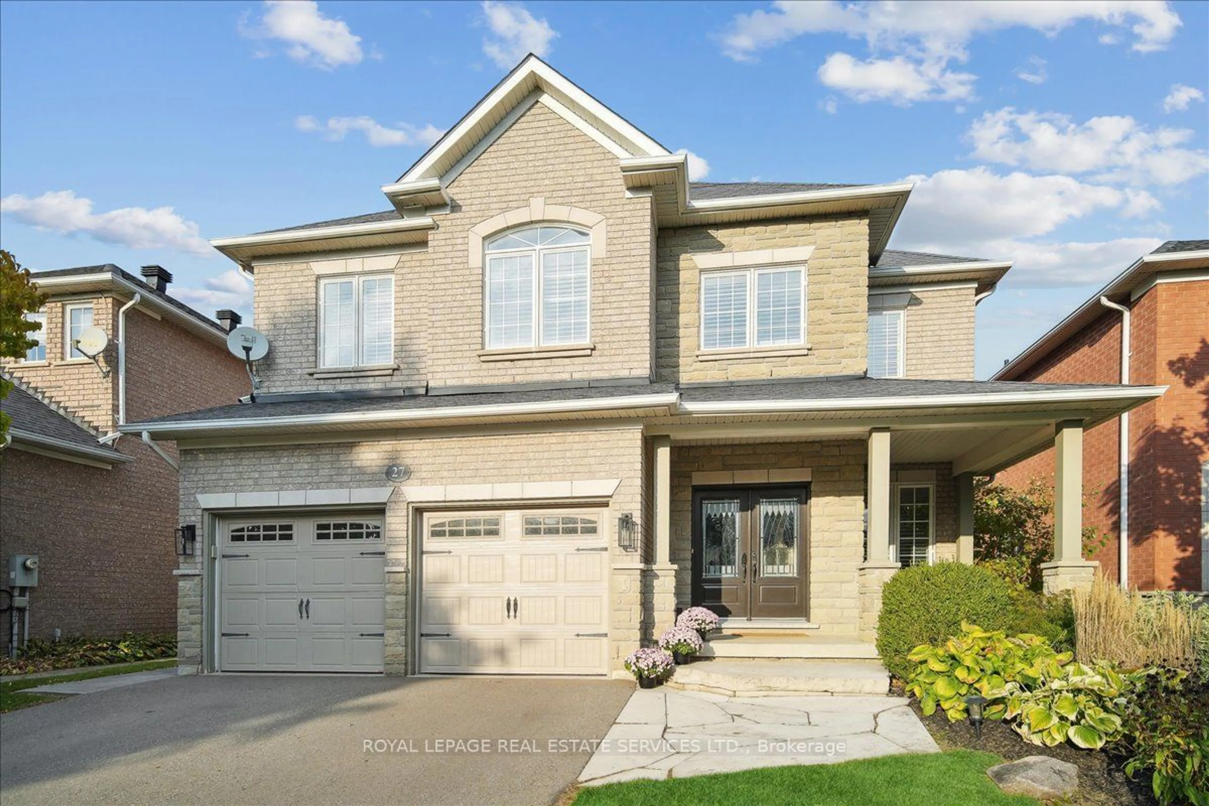 Home with brick exterior material, street for 27 Stonebrook Cres, Halton Hills Ontario L7G 6E5