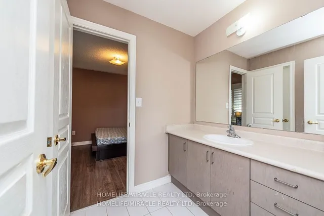 Additional property image - 30 Lloyd Cres