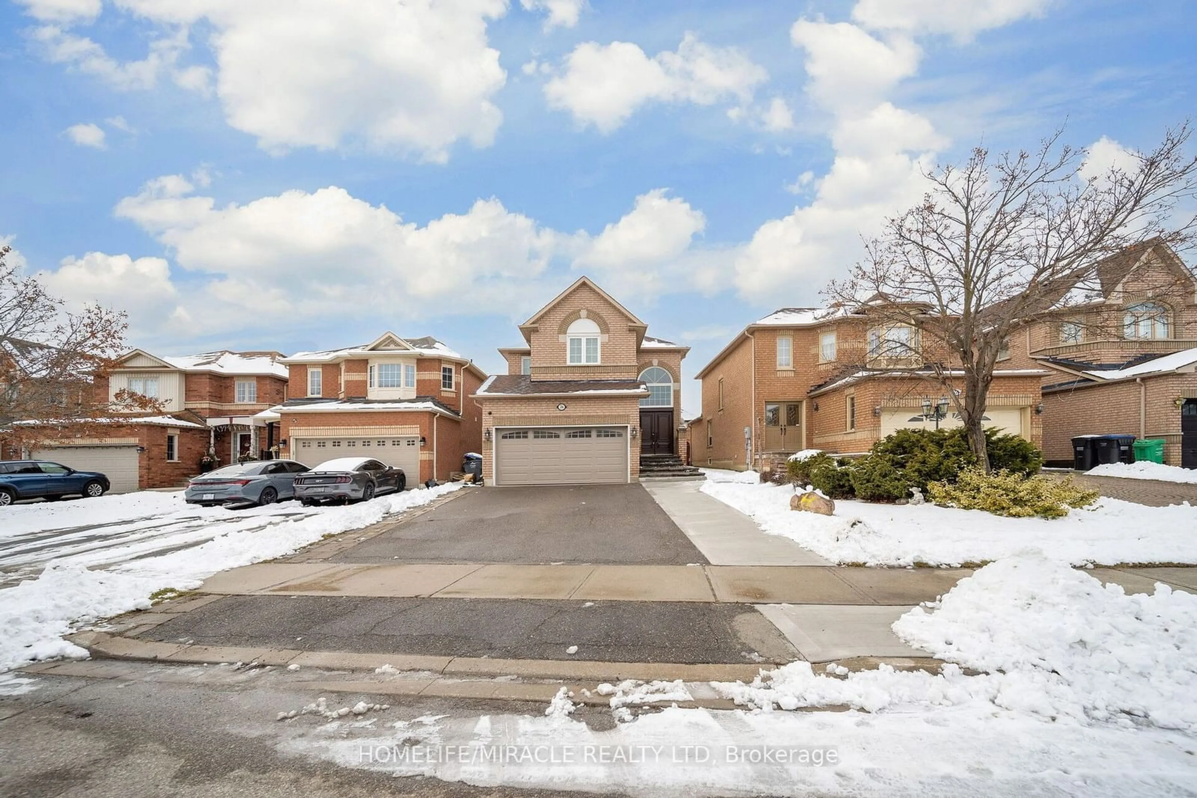 A pic from outside/outdoor area/front of a property/back of a property/a pic from drone, street for 26 National Cres, Brampton Ontario L7A 1J2