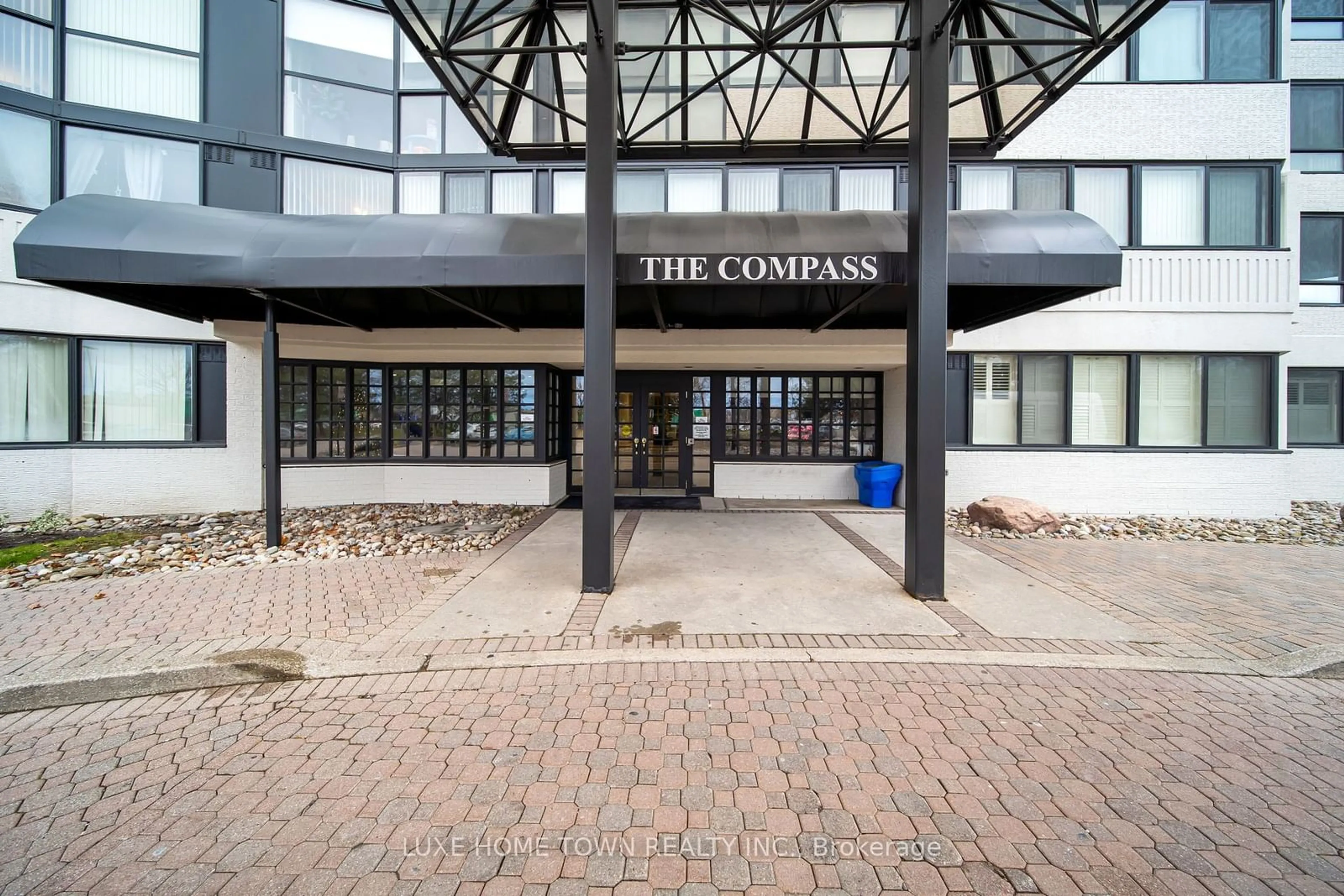 Lobby for 1360 Rathburn Rd #Ph06, Mississauga Ontario L4W 4H4