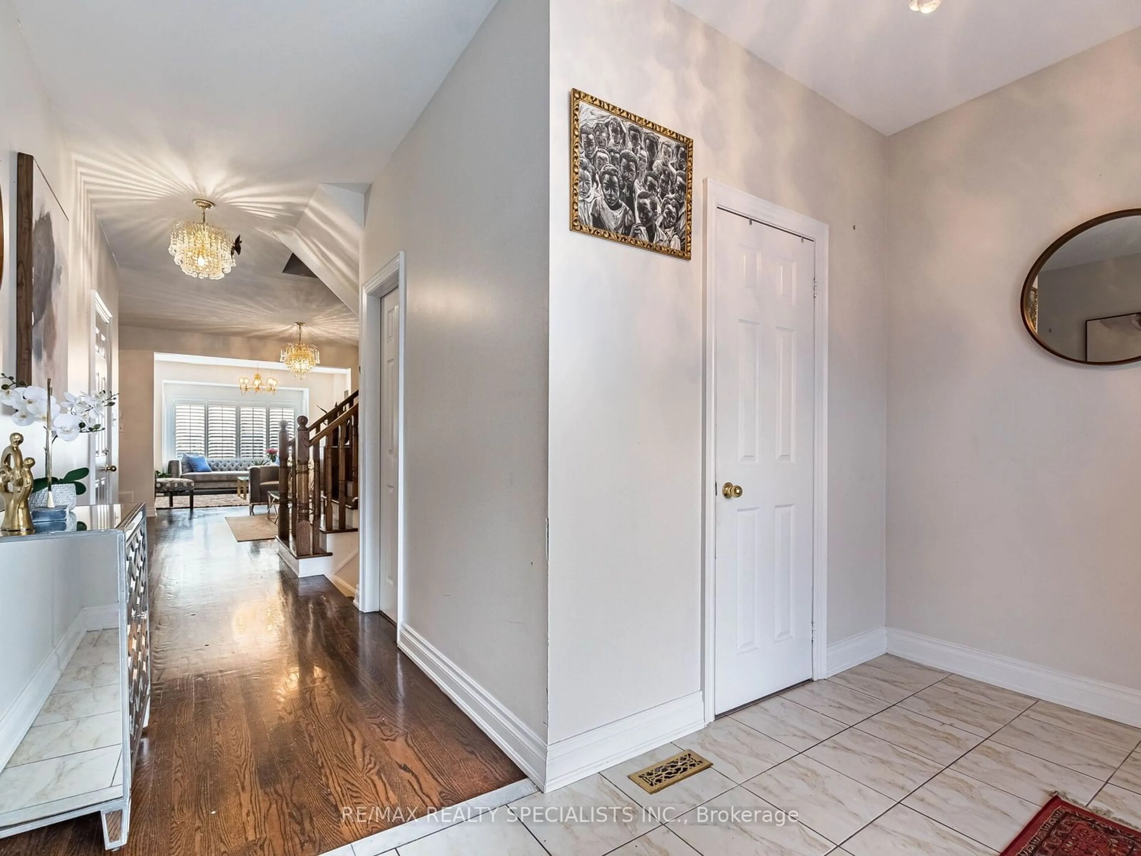 Indoor entryway for 11 Stillman Dr, Brampton Ontario L6X 0T2