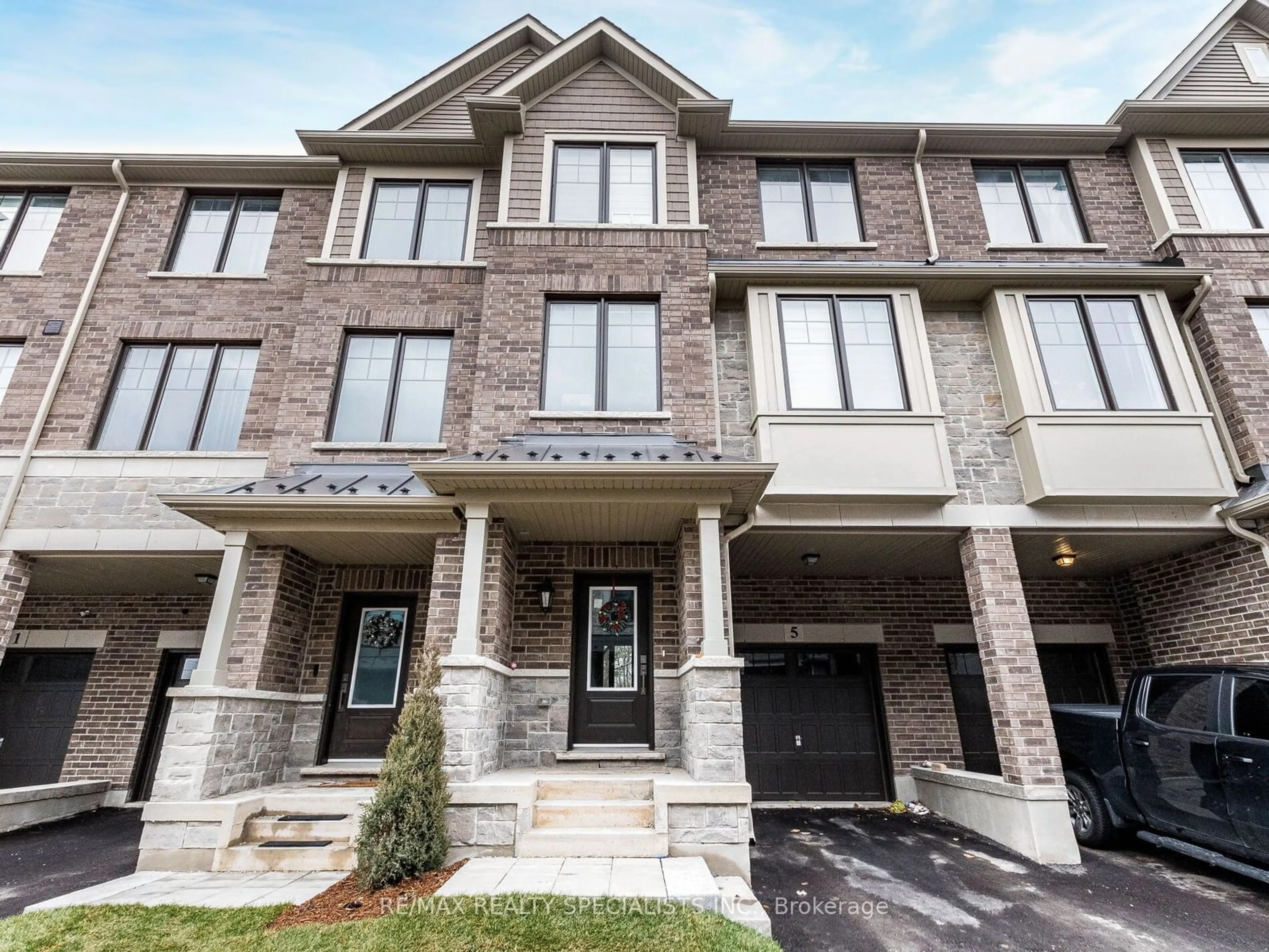 Home with brick exterior material, street for 5 Folcroft St, Brampton Ontario L6Y 6L3