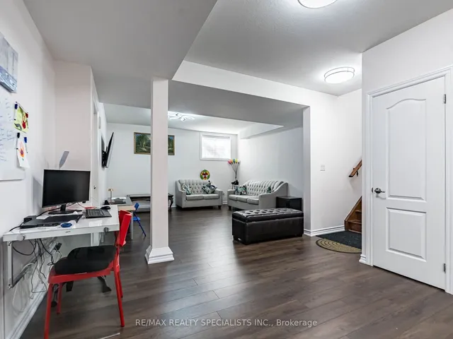 Additional property image - 18 Yarmouth St