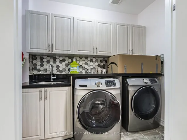 Additional property image - 18 Yarmouth St