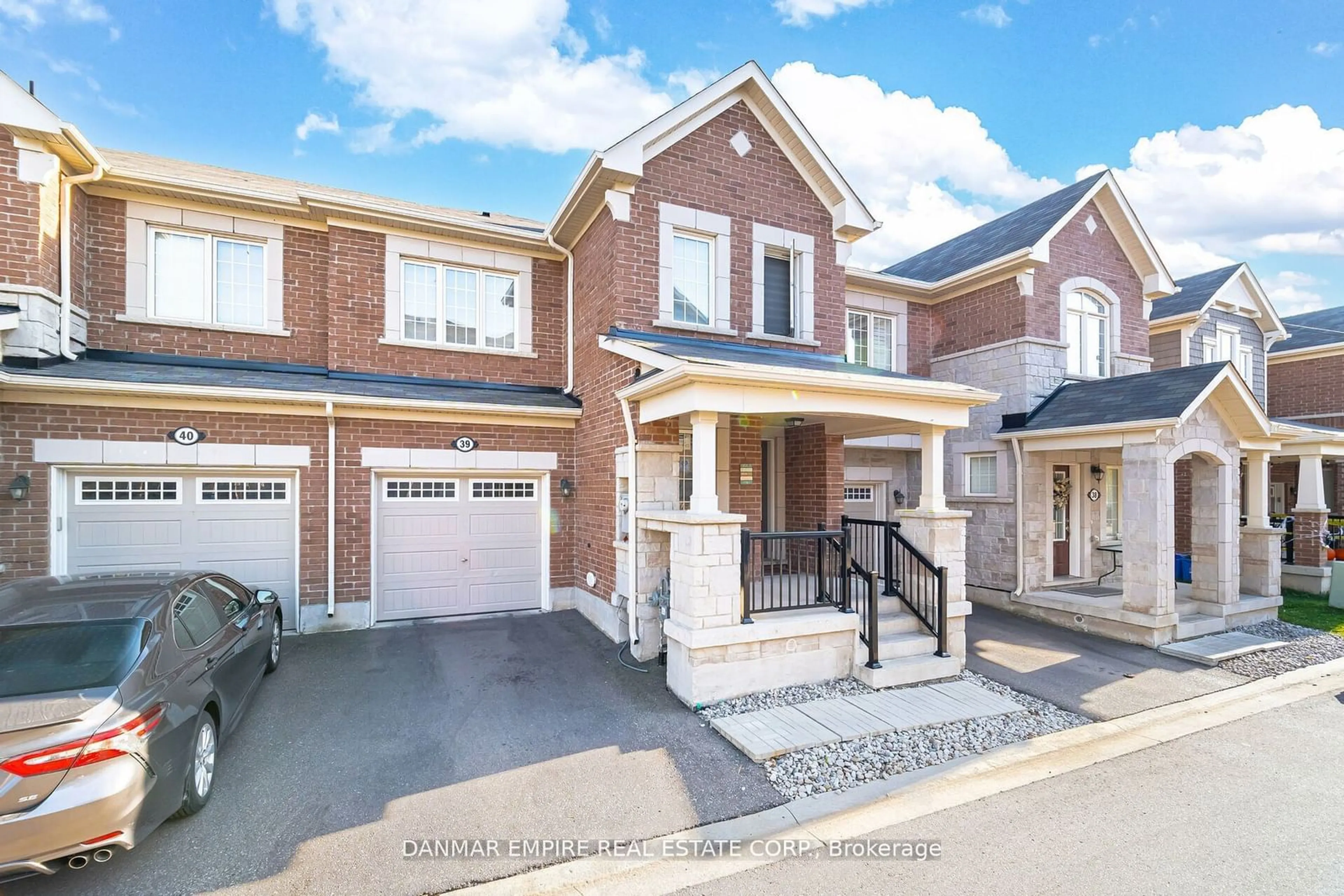 Home with brick exterior material, street for 1000 Asleton Blvd #39, Milton Ontario L9T 9L6