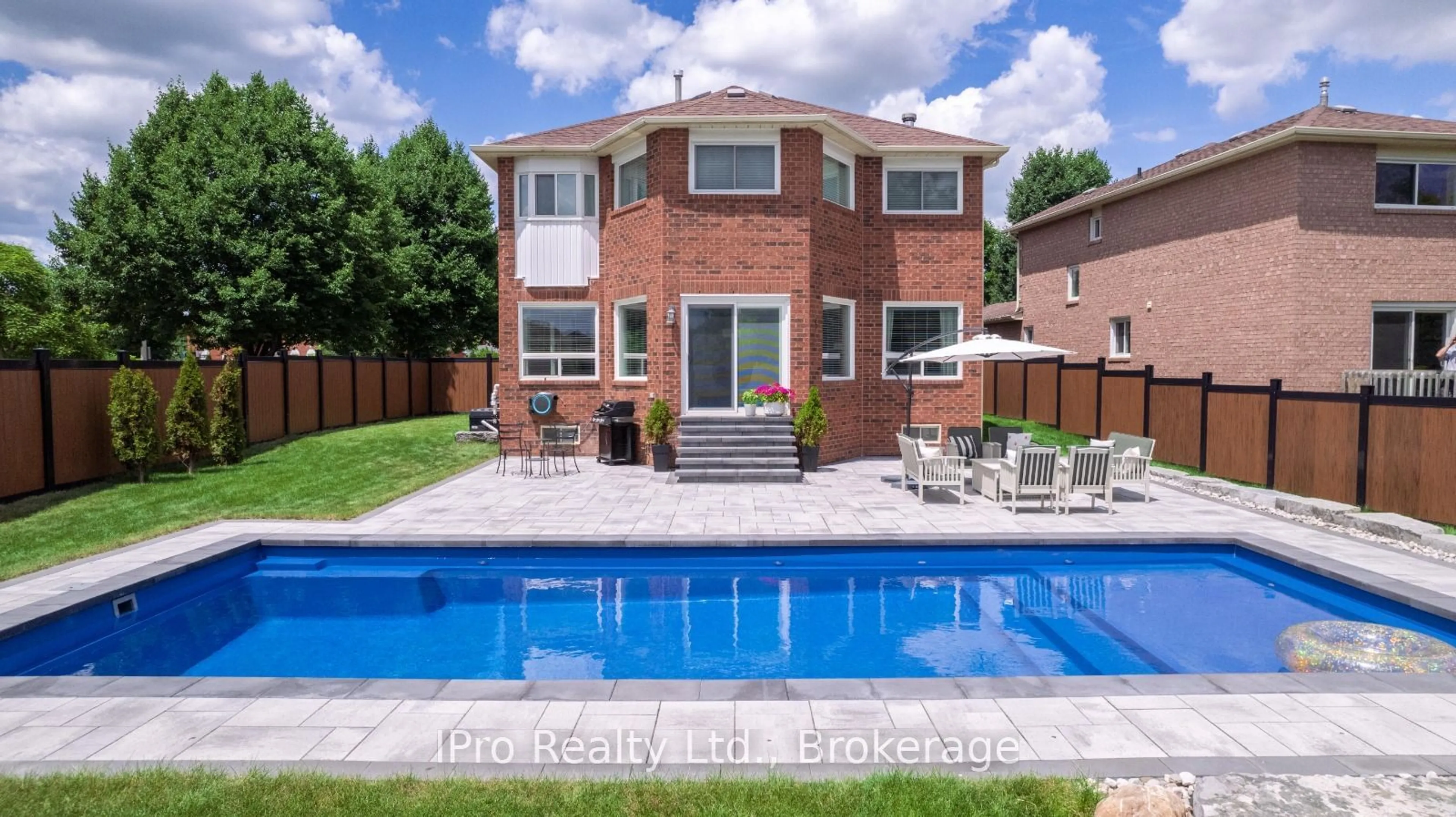 Home with brick exterior material, unknown for 2 Smith Dr, Halton Hills Ontario L7G 5K6