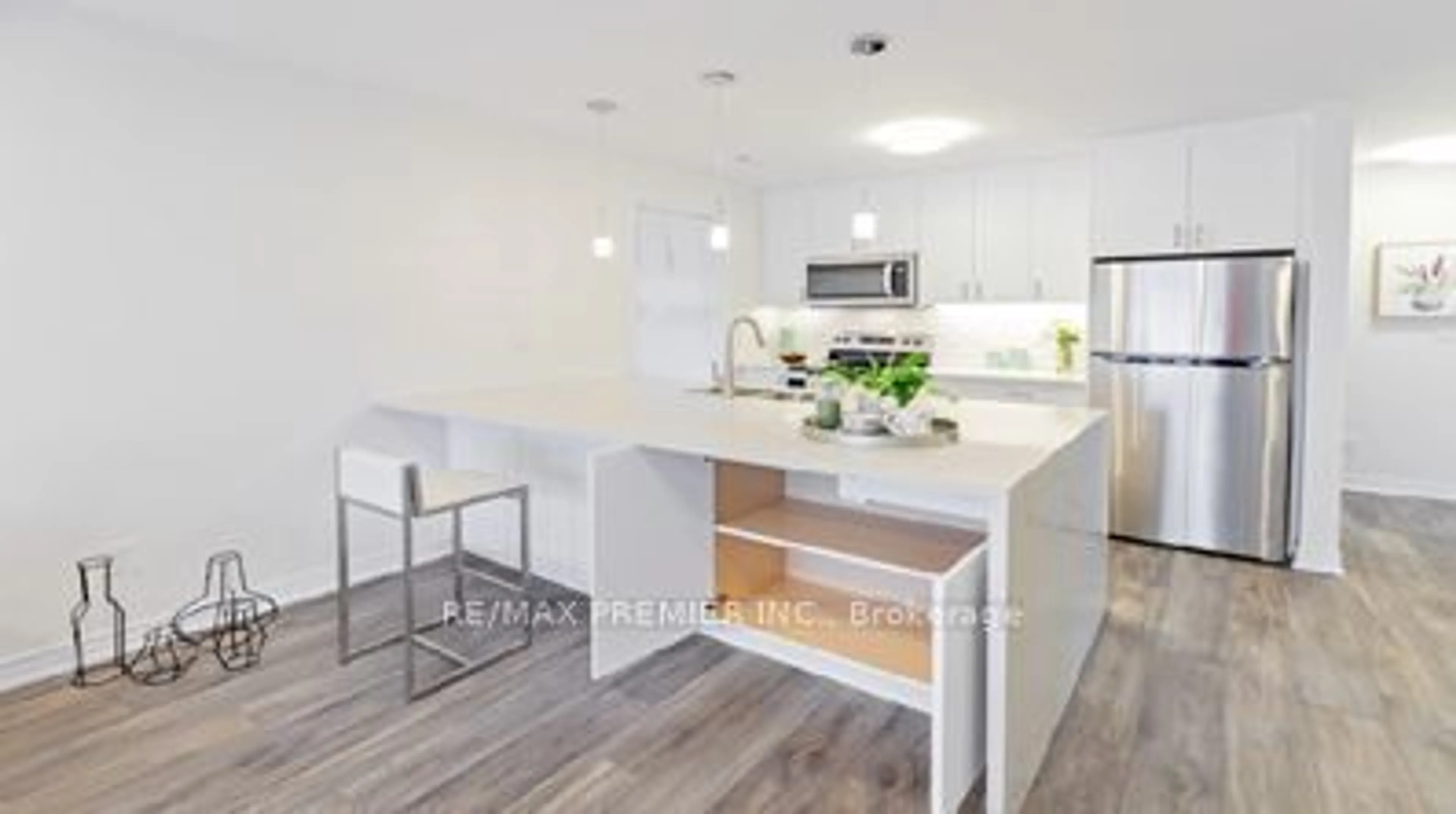 Open concept kitchen, unknown for 391 Royal York Rd, Toronto Ontario M8Y 2R4