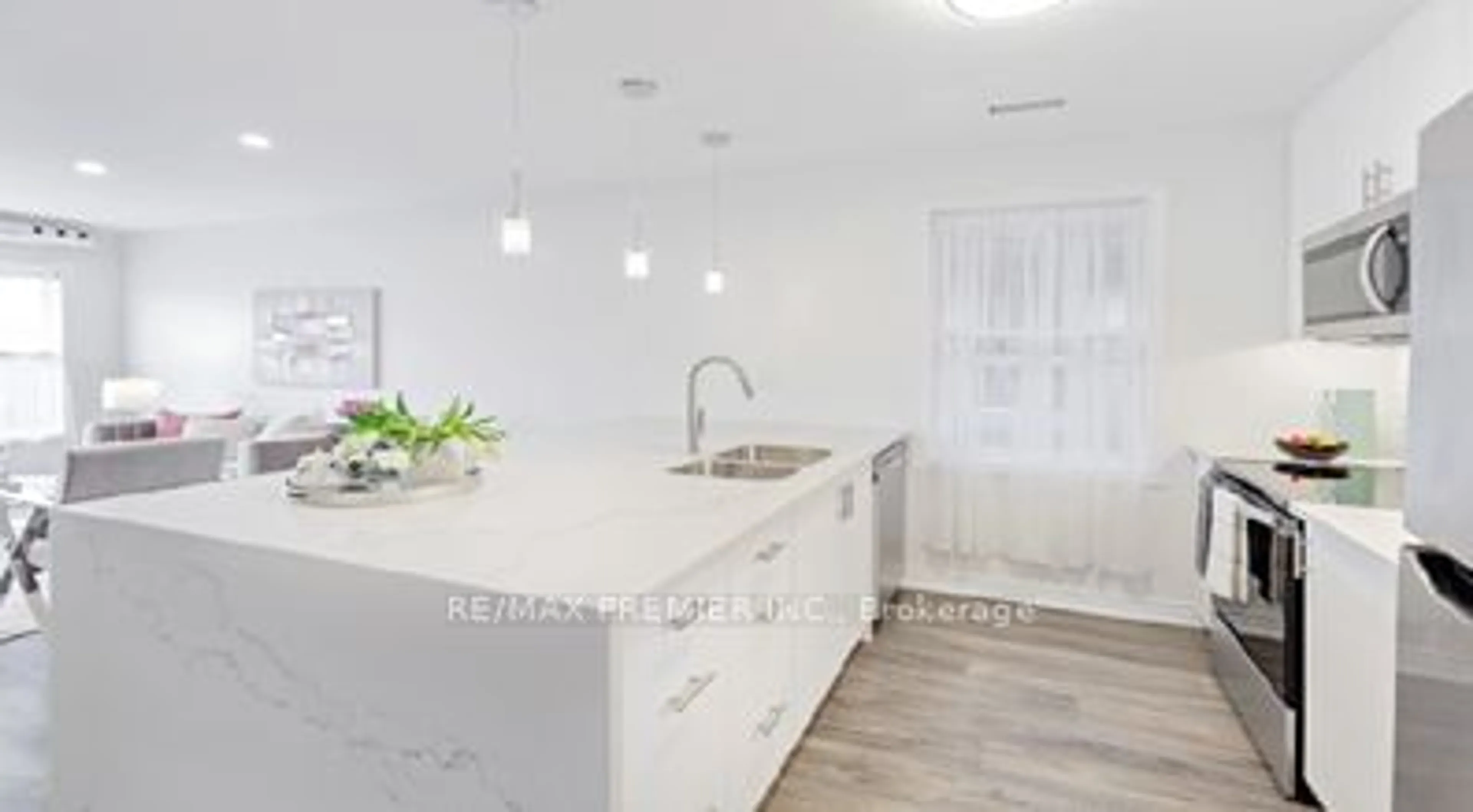 Open concept kitchen, ceramic/tile floor for 391 Royal York Rd, Toronto Ontario M8Y 2R4