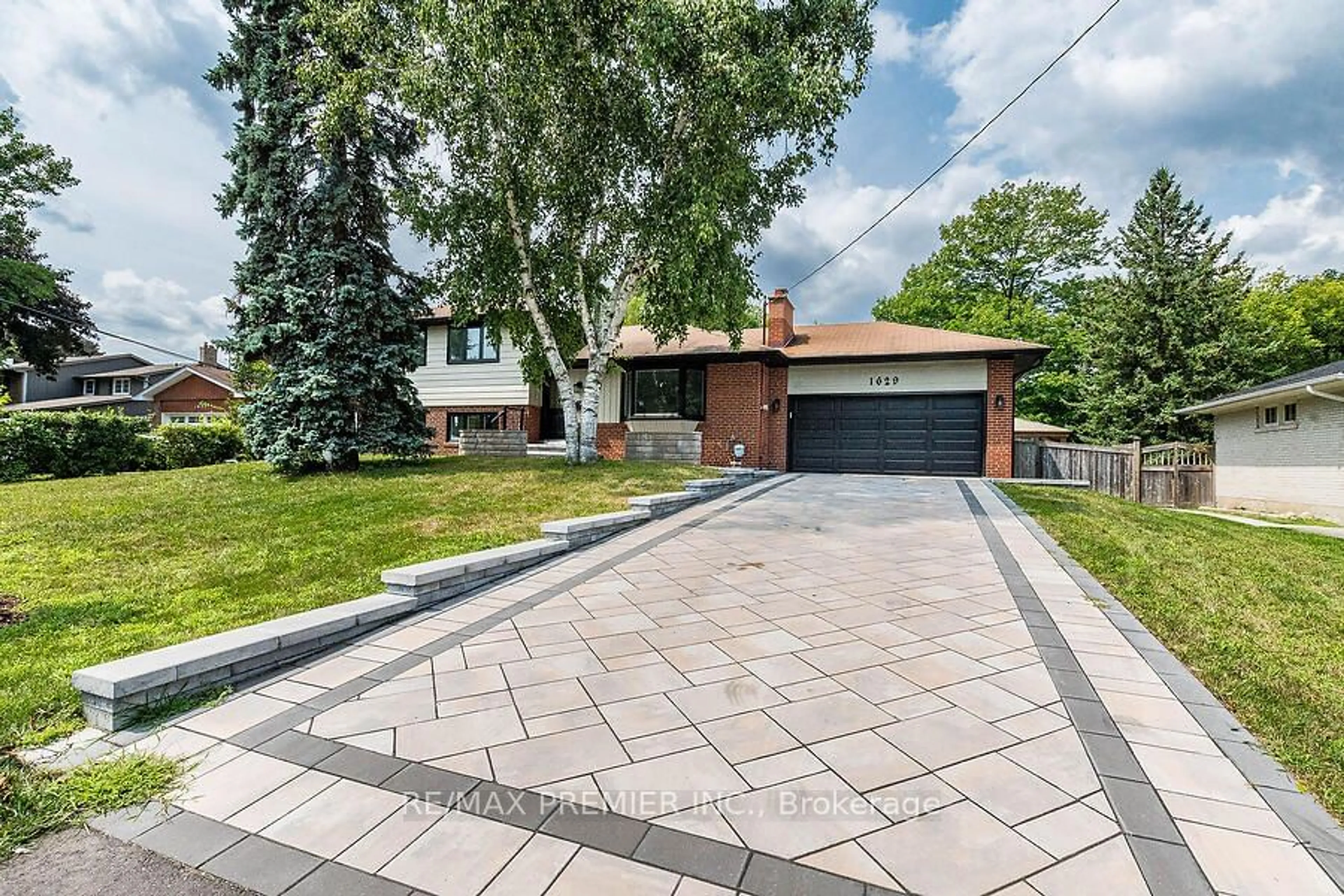 Home with brick exterior material, street for 1629 Wembury Rd, Mississauga Ontario L5J 2L8