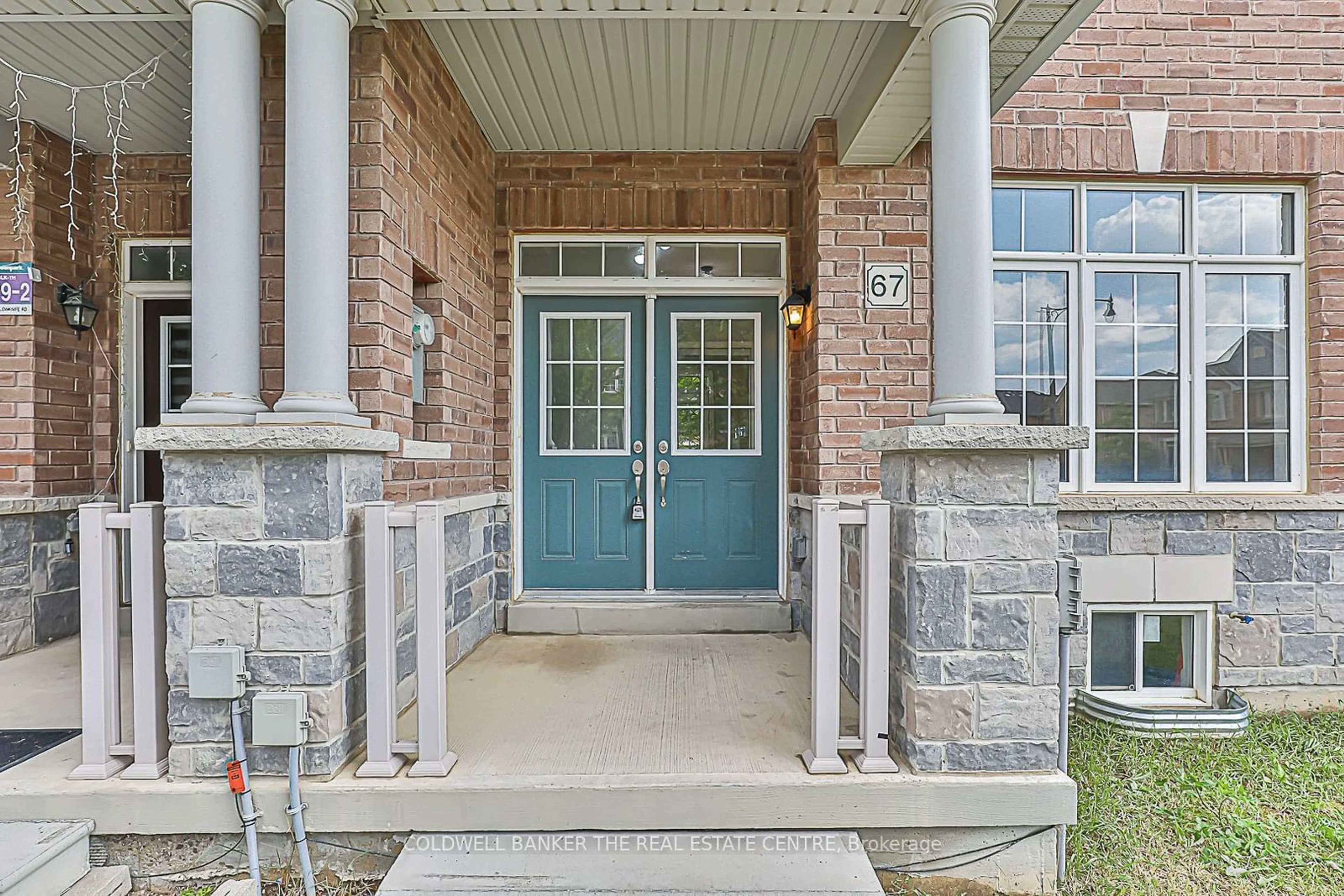 Indoor entryway for 67 Yellowknife Rd, Brampton Ontario L6R 3X5