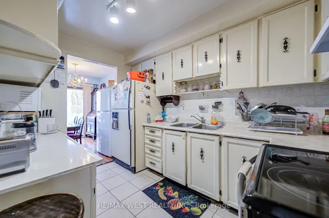 Additional property image - 7475 Goreway Dr Unit 18