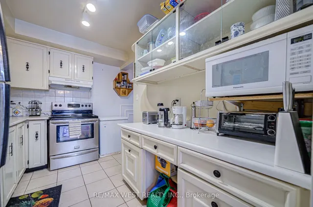 Additional property image - 7475 Goreway Dr Unit 18