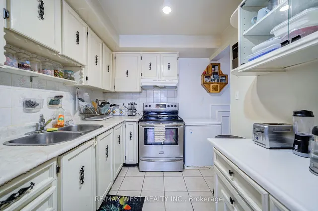 Additional property image - 7475 Goreway Dr Unit 18