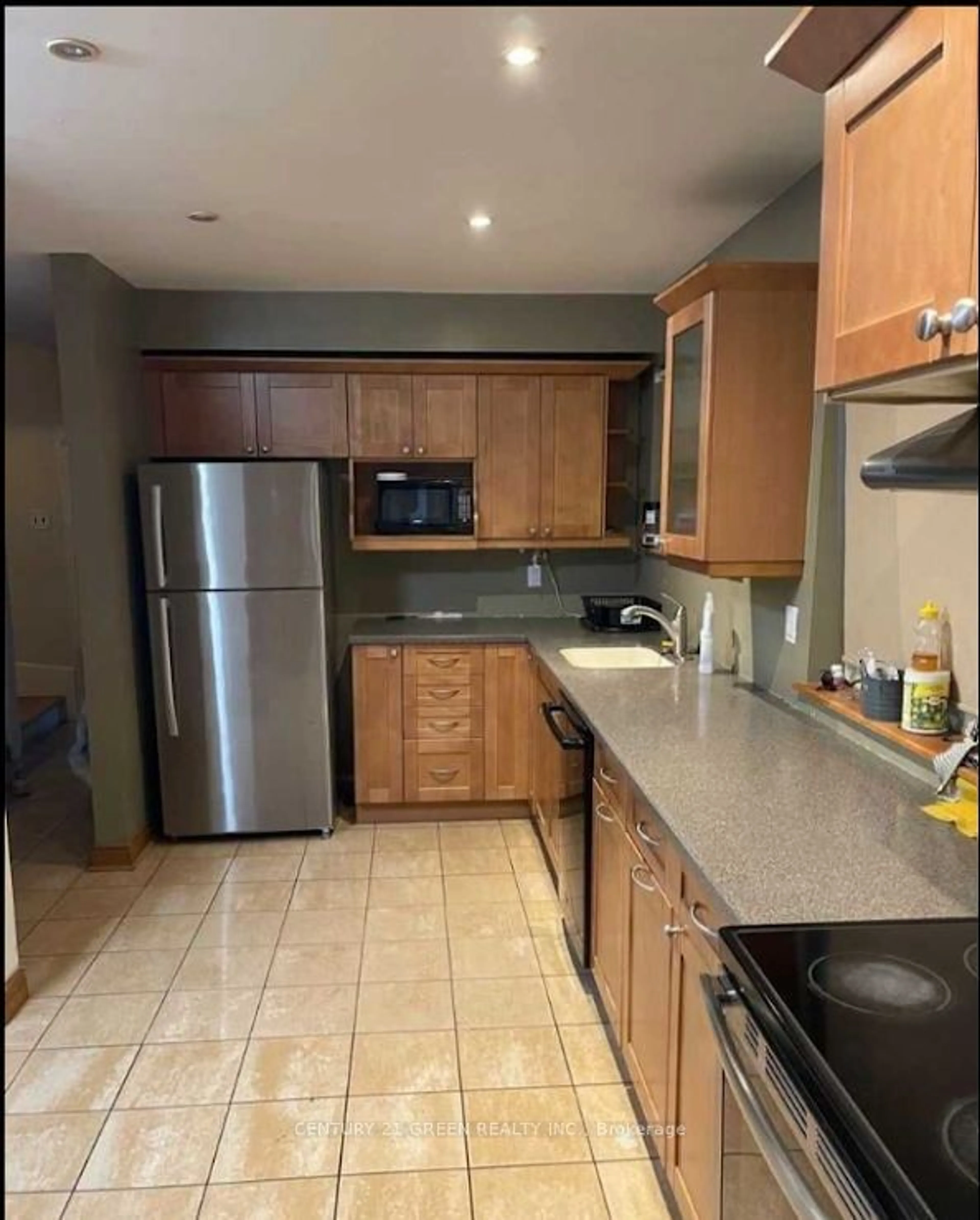 Standard kitchen, unknown for 3277 Capricorn Cres, Mississauga Ontario L4T 1S3