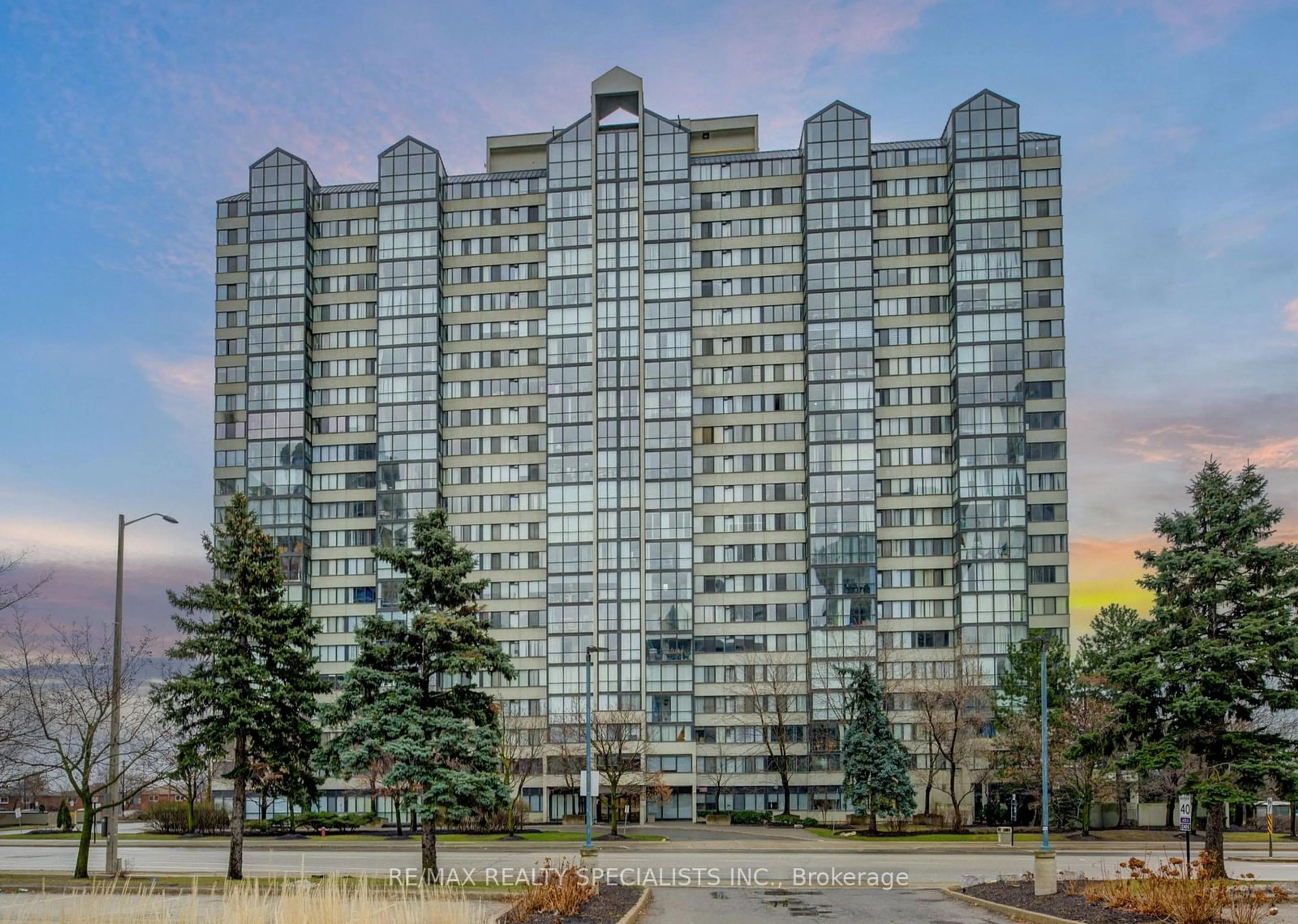 Unknown for 350 Webb Dr #1706, Mississauga Ontario L5B 3W4