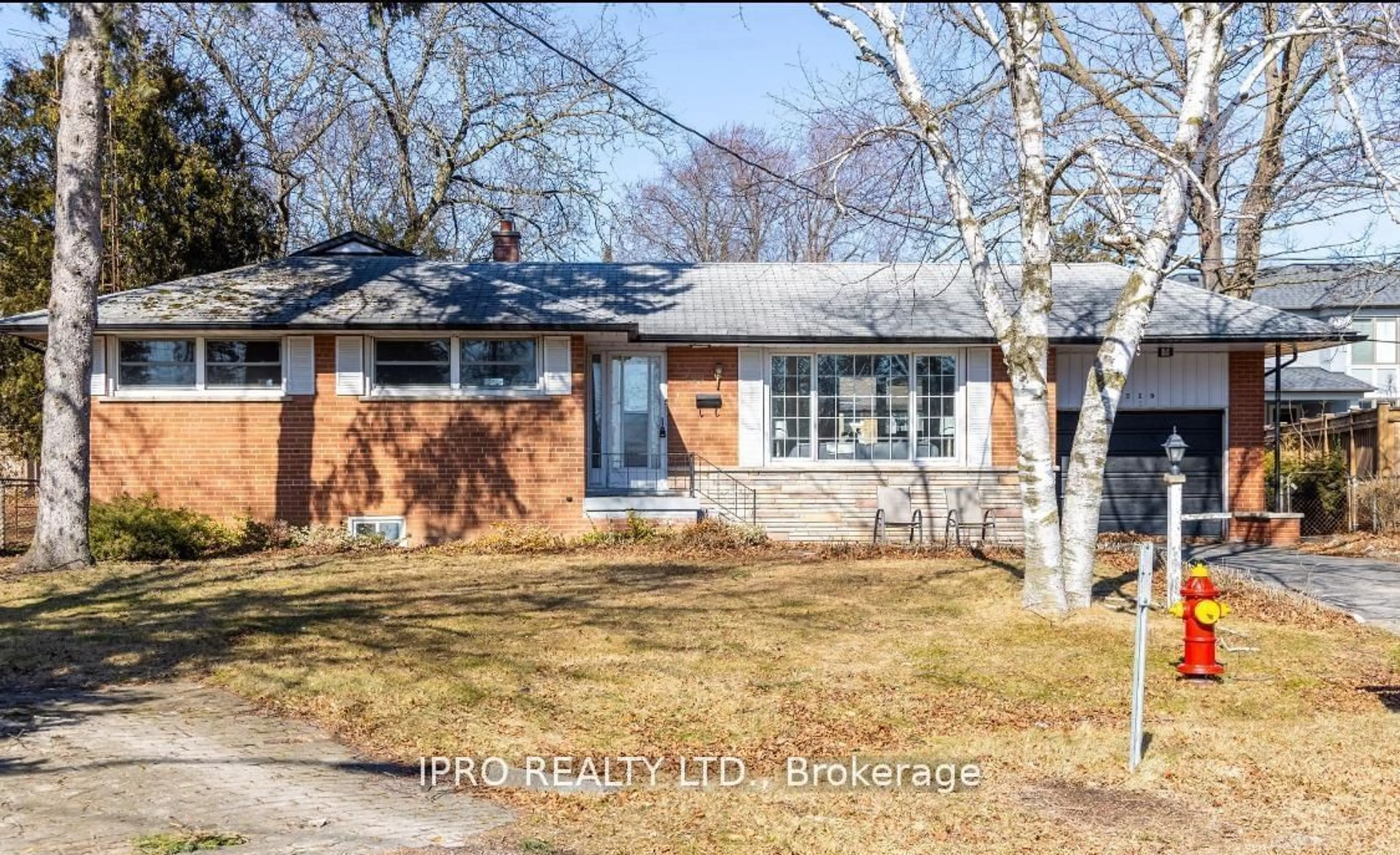 Home with brick exterior material, street for 529 Vale Pl, Oakville Ontario L6L 4R5