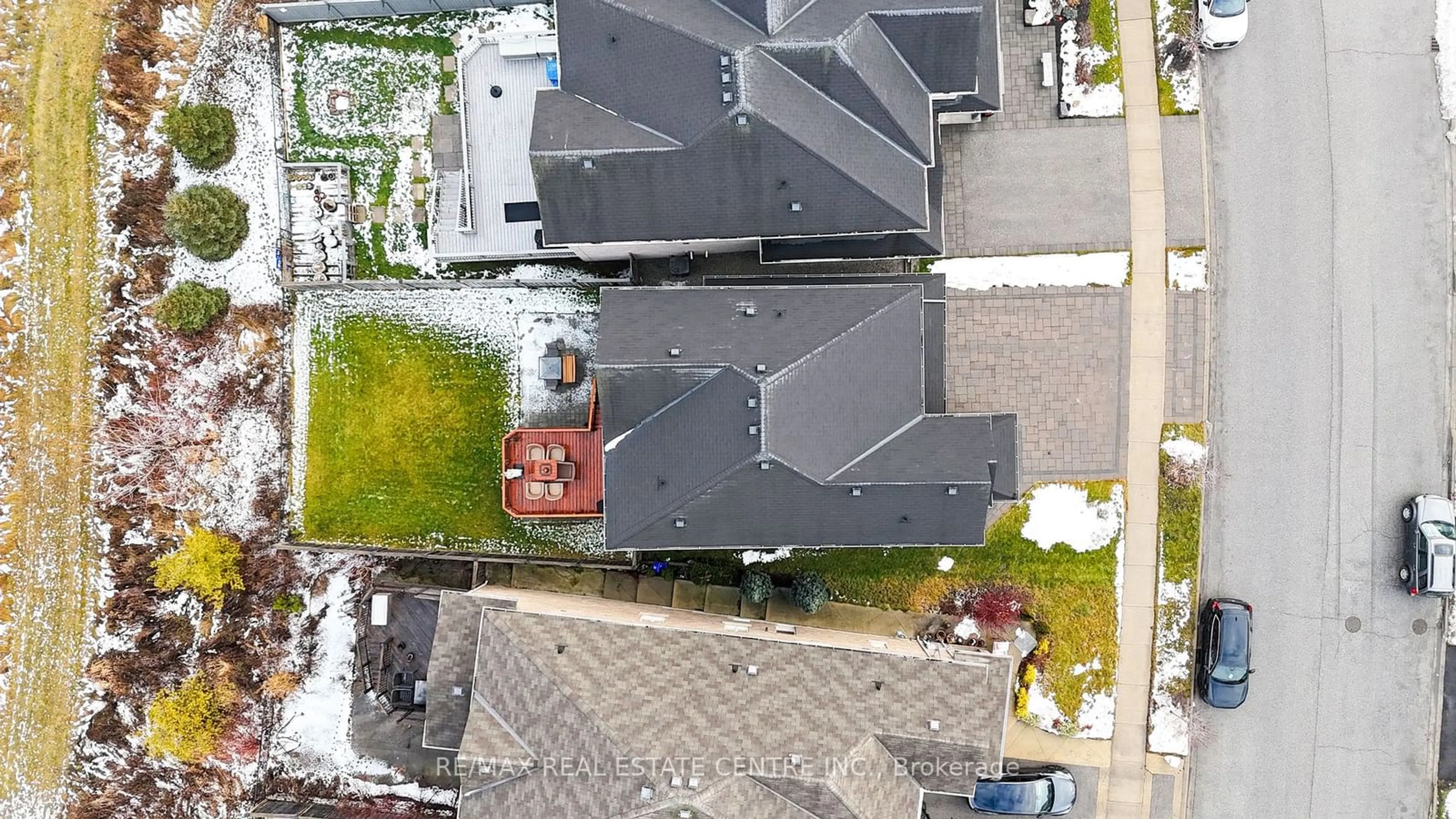 A pic from outside/outdoor area/front of a property/back of a property/a pic from drone, city buildings view from balcony for 171 Gardenbrooke Tr, Brampton Ontario L6P 3G7