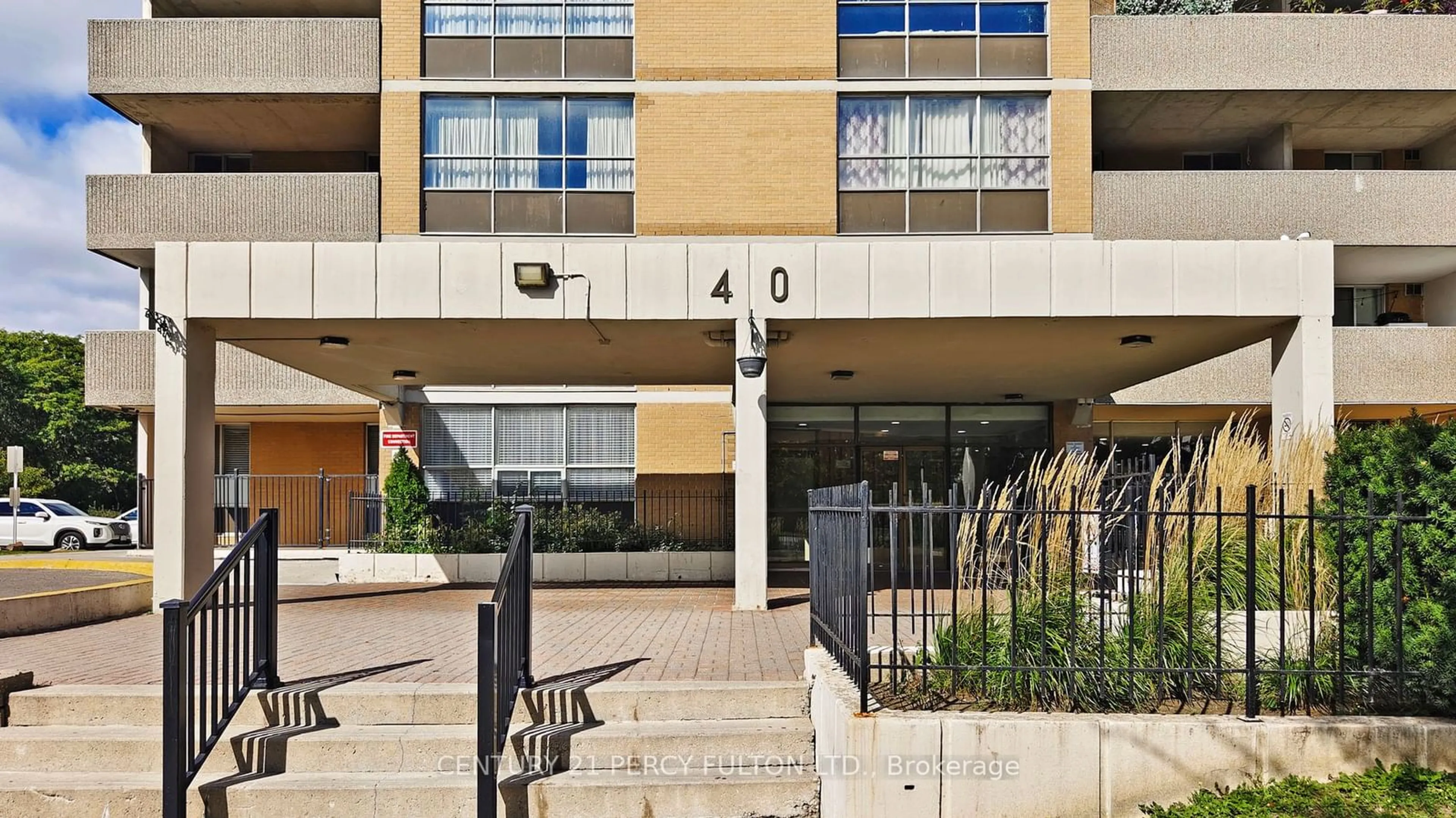 Indoor foyer for 40 Panorama Crt #106, Toronto Ontario M9V 4M1